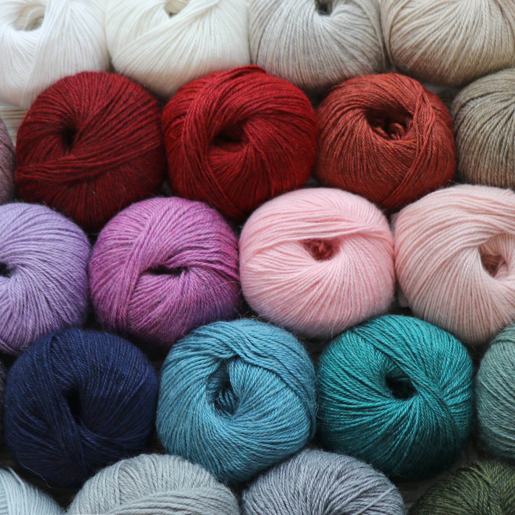 Soft Wool Blend Yarn, 26 colors, 1.76 oz / 142 yds