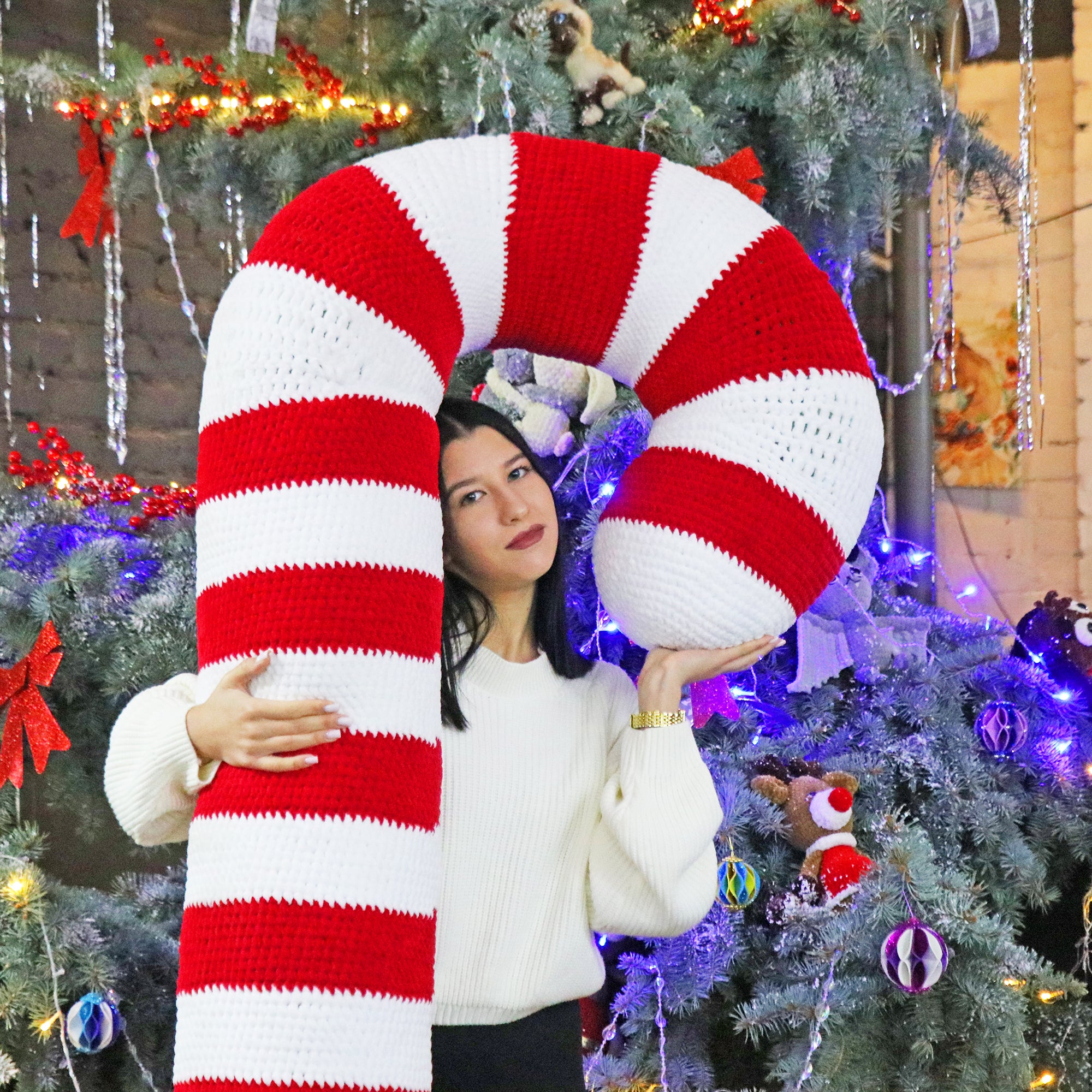 GIANT CANDY CANE Crochet Pattern (skill level beginner)