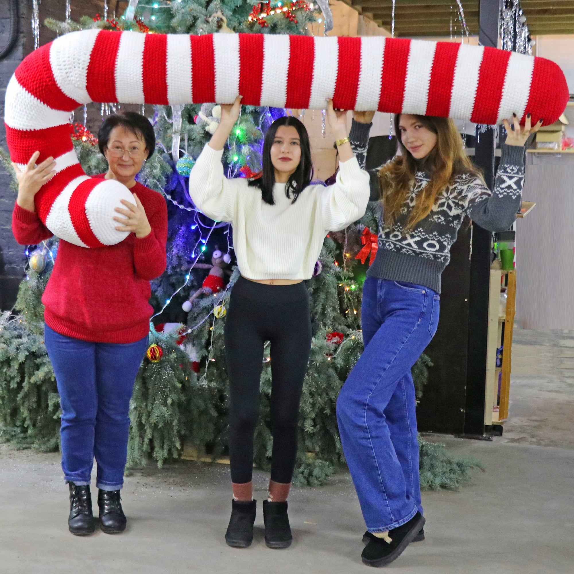 GIANT CANDY CANE Crochet Pattern (skill level beginner)
