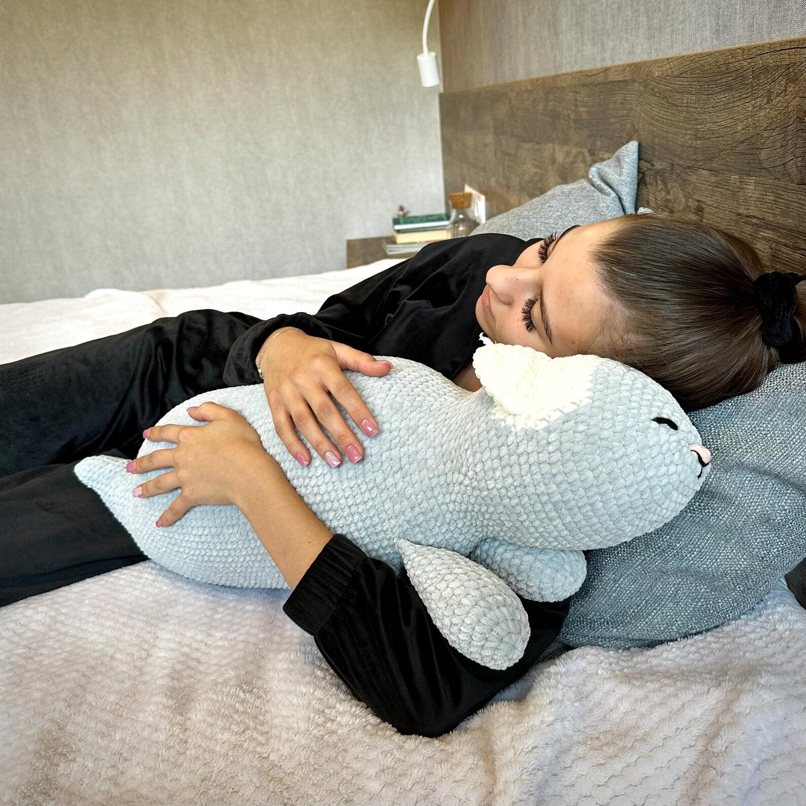 Cat pillow Crochet Kit (skill level Intermediate)