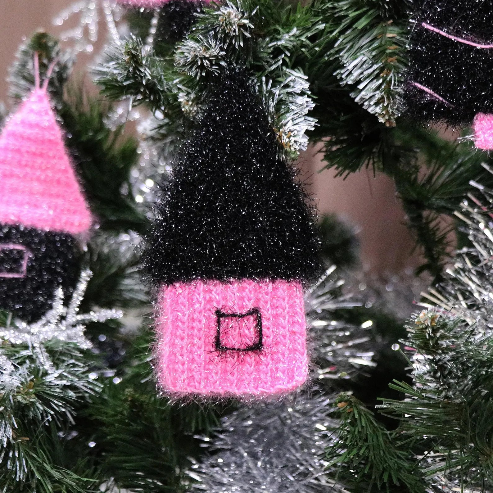CHRISTMAS GARLAND Crochet Pattern (skill level Beginner)