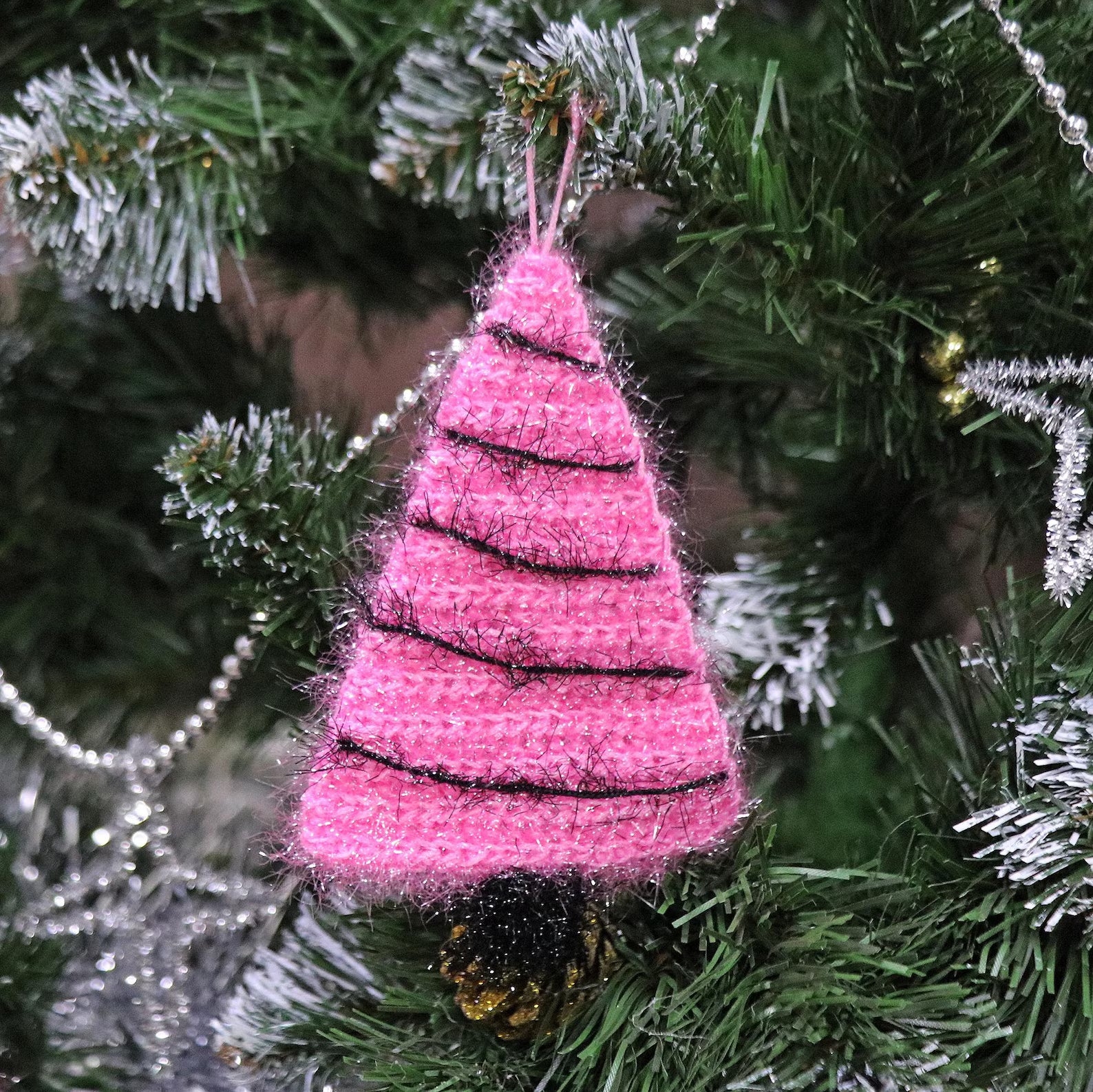 CHRISTMAS GARLAND Crochet Pattern (skill level Beginner)