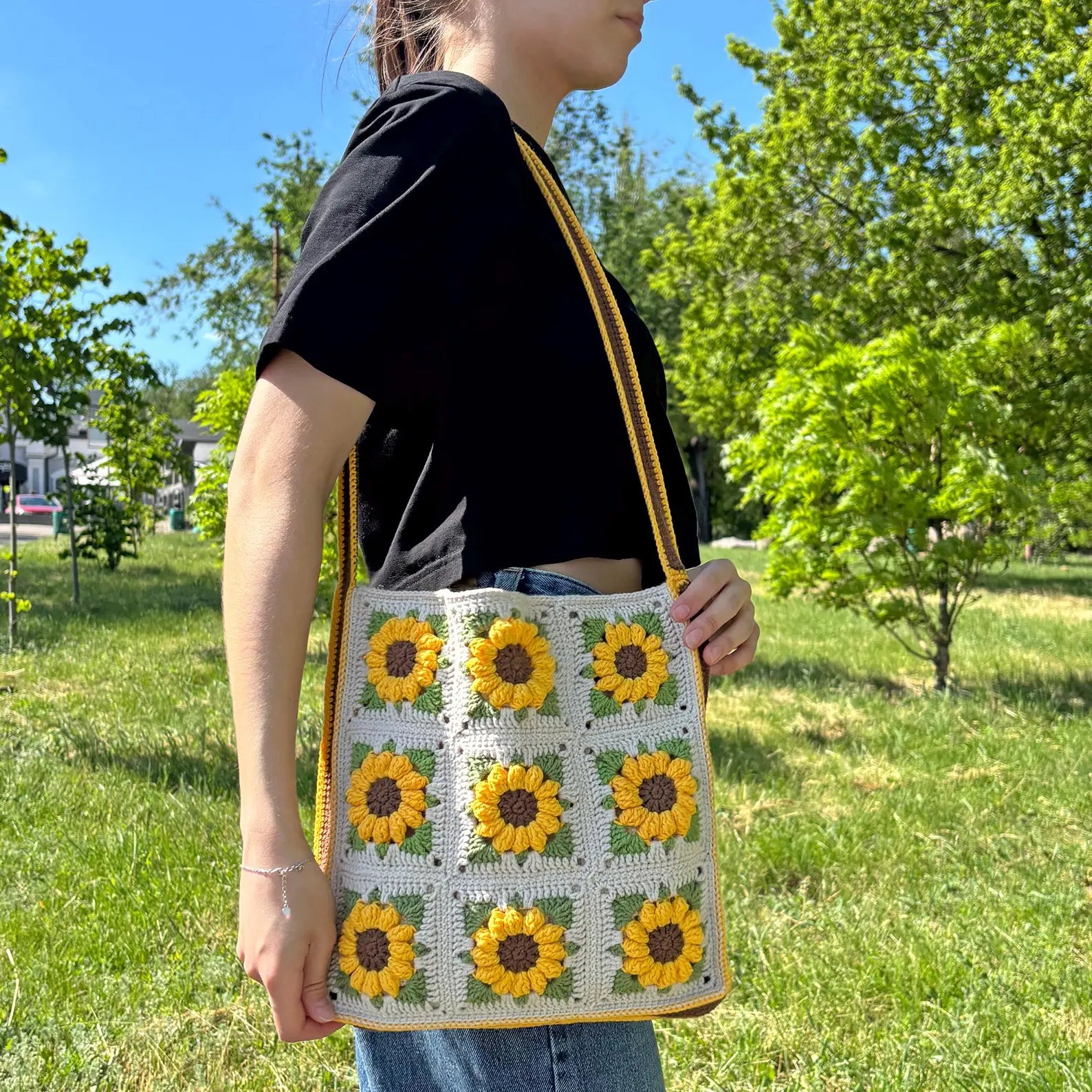 Sunflower Granny Square Tote Bag Crochet Kit (skill level Intermediate)