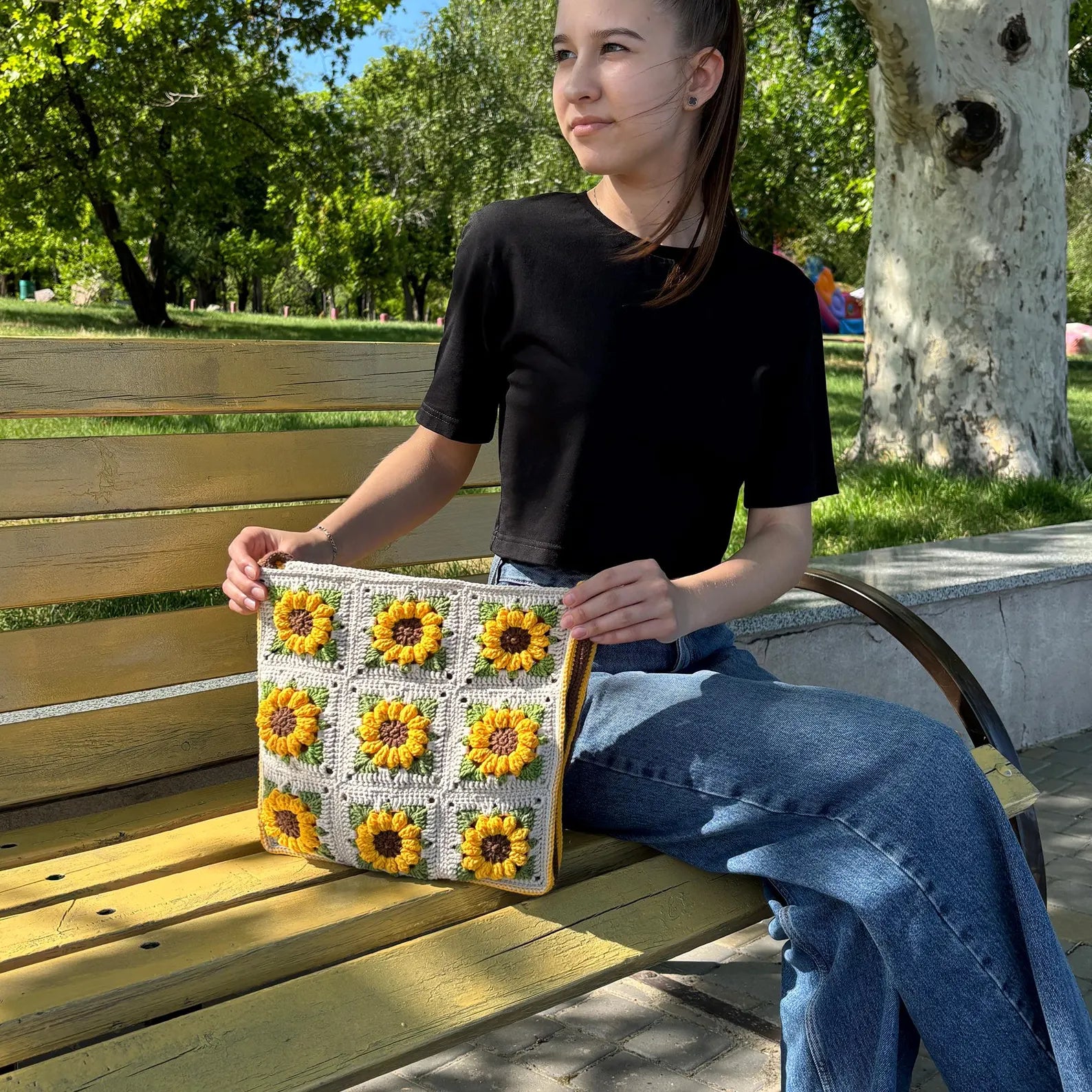 Sunflower Granny Square Tote Bag Crochet Kit (skill level Intermediate)