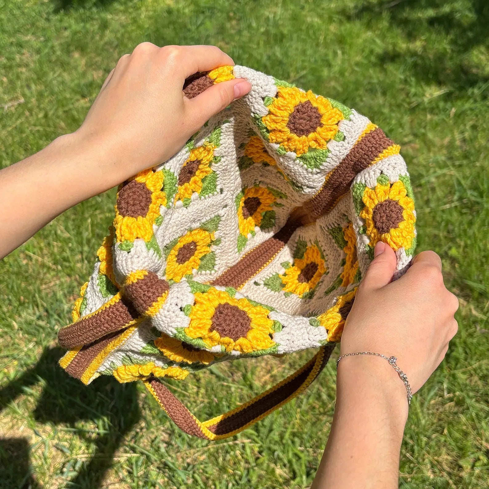 Sunflower Granny Square Tote Bag Crochet Kit (skill level Intermediate)