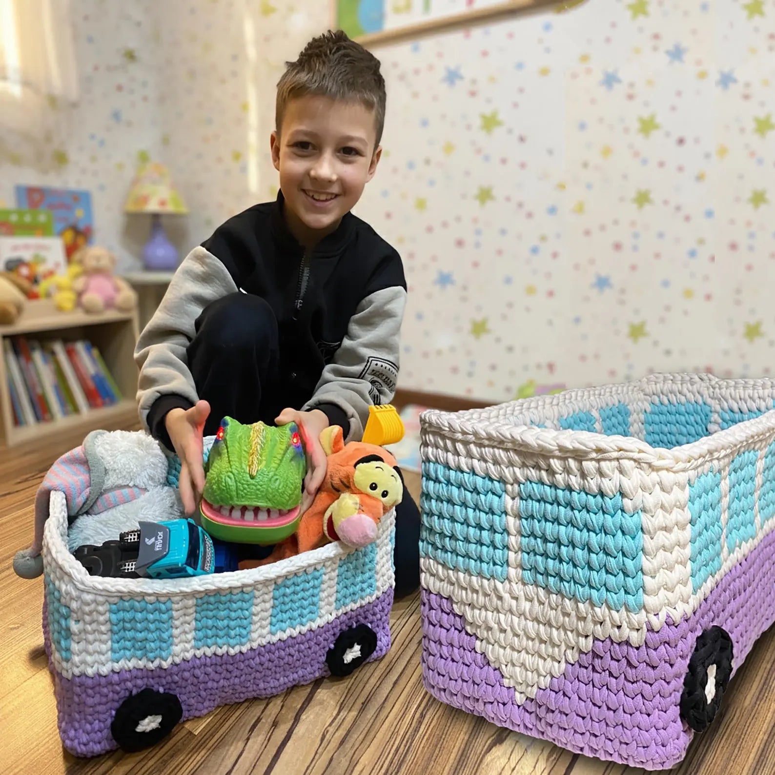 Pattern + Materials Retro Bus Nursery Basket Kit (skill level Beginner)