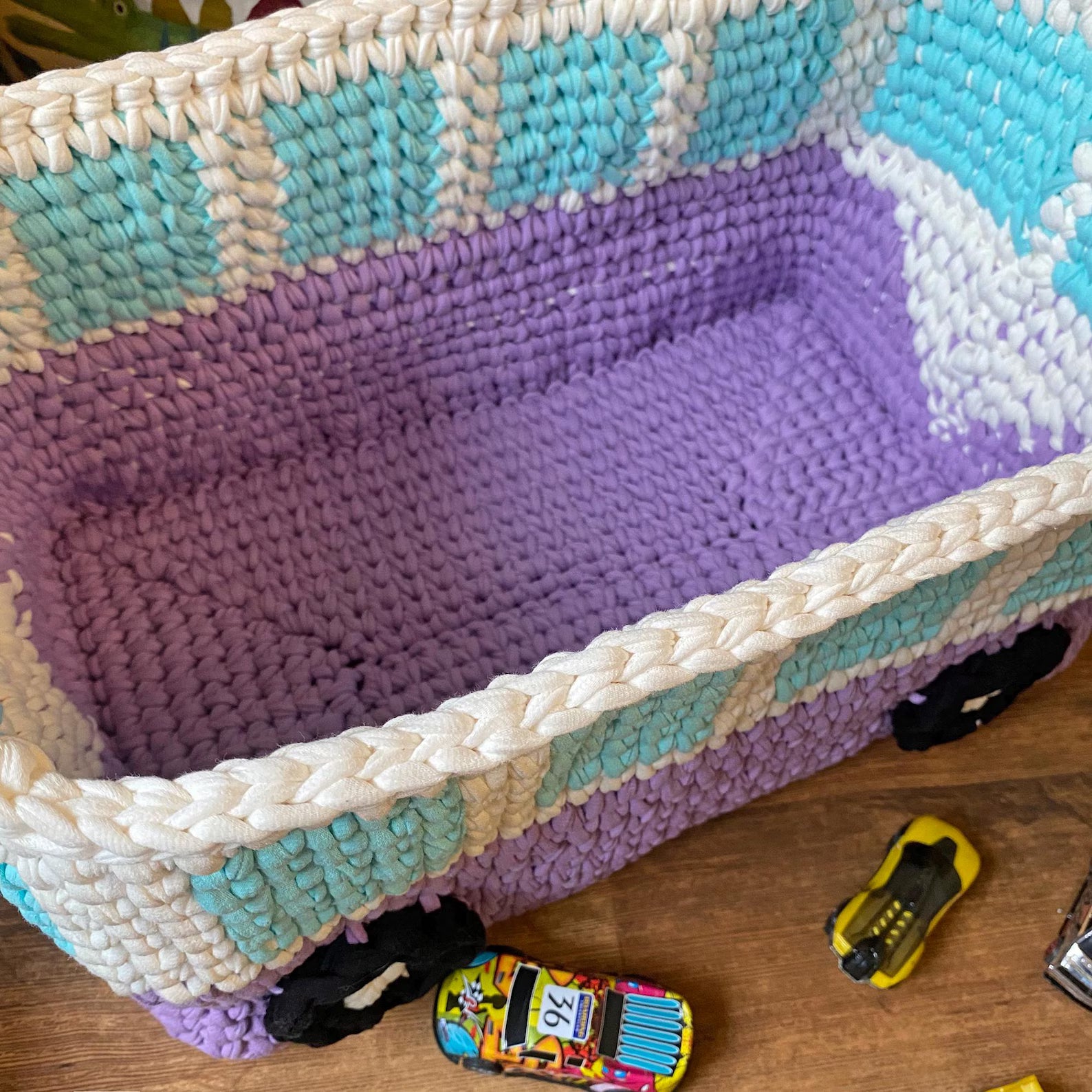 Pattern + Materials Retro Bus Nursery Basket Kit (skill level Beginner)