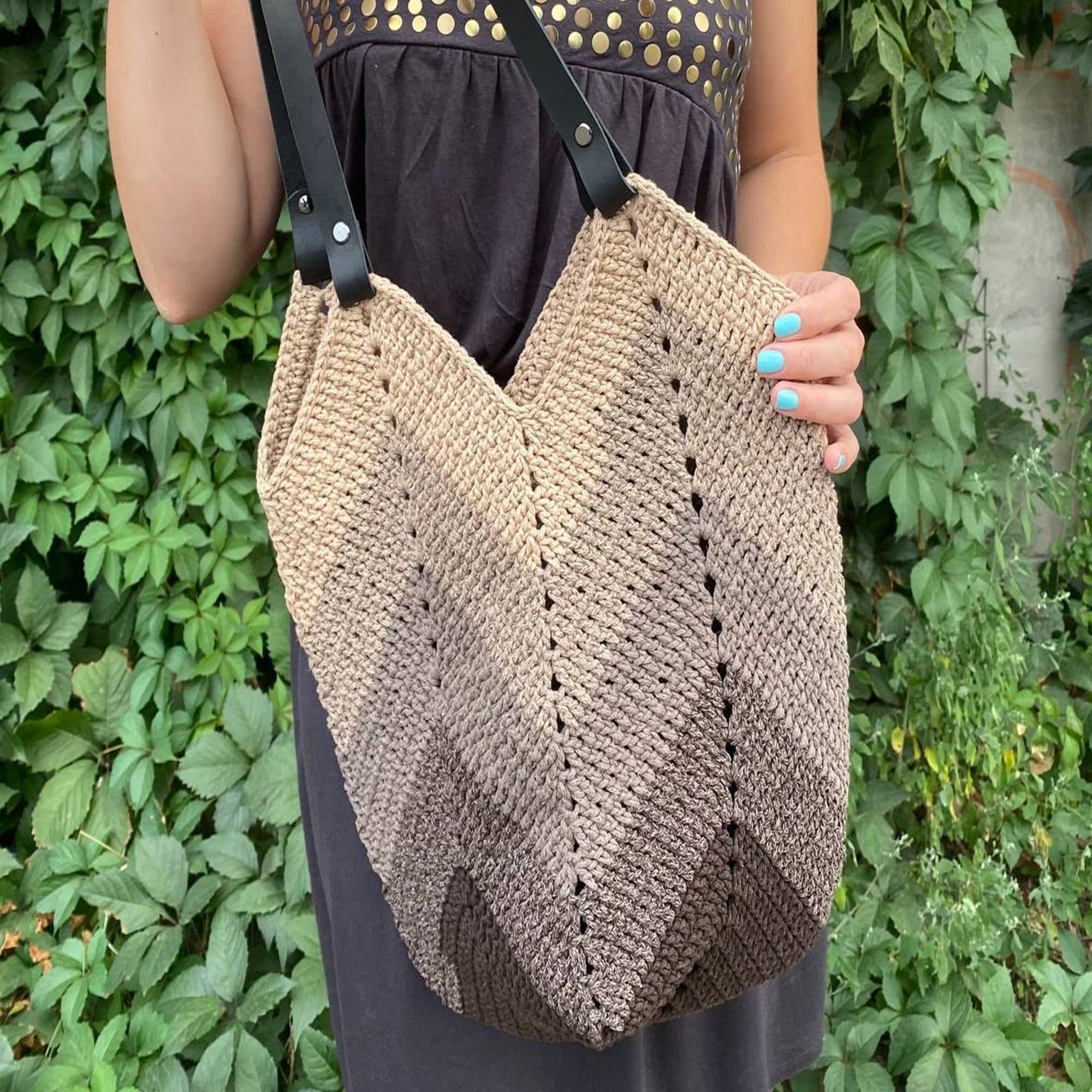 MAGNOLIA BAG Crochet Pattern (skill level intermediate)