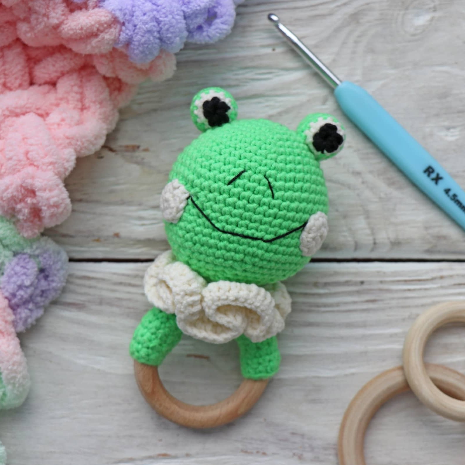 Animal Crochet Rattle, Crochet Frog Rattle, Wooden Baby Rattle, Crochet Toy Rattle For Baby, Baby Shower Gift, Newborn Gift