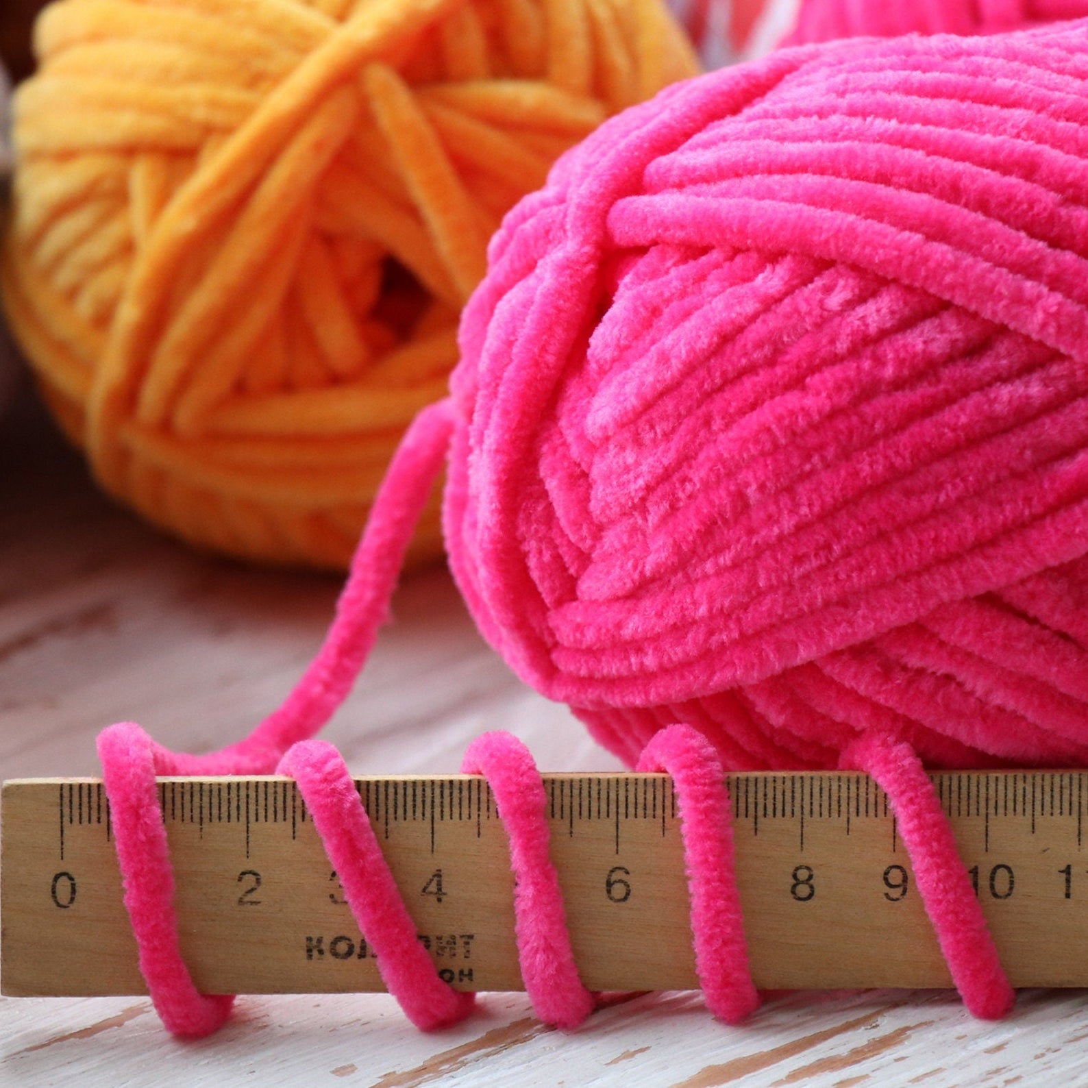 CHUNKY CHENILLE YARN 34 Colors, Amigurumi Yarn for Crochet and Knitting, Yarn for Crafting, Plush Yarn, Animal Yarn, Blanket Yarn