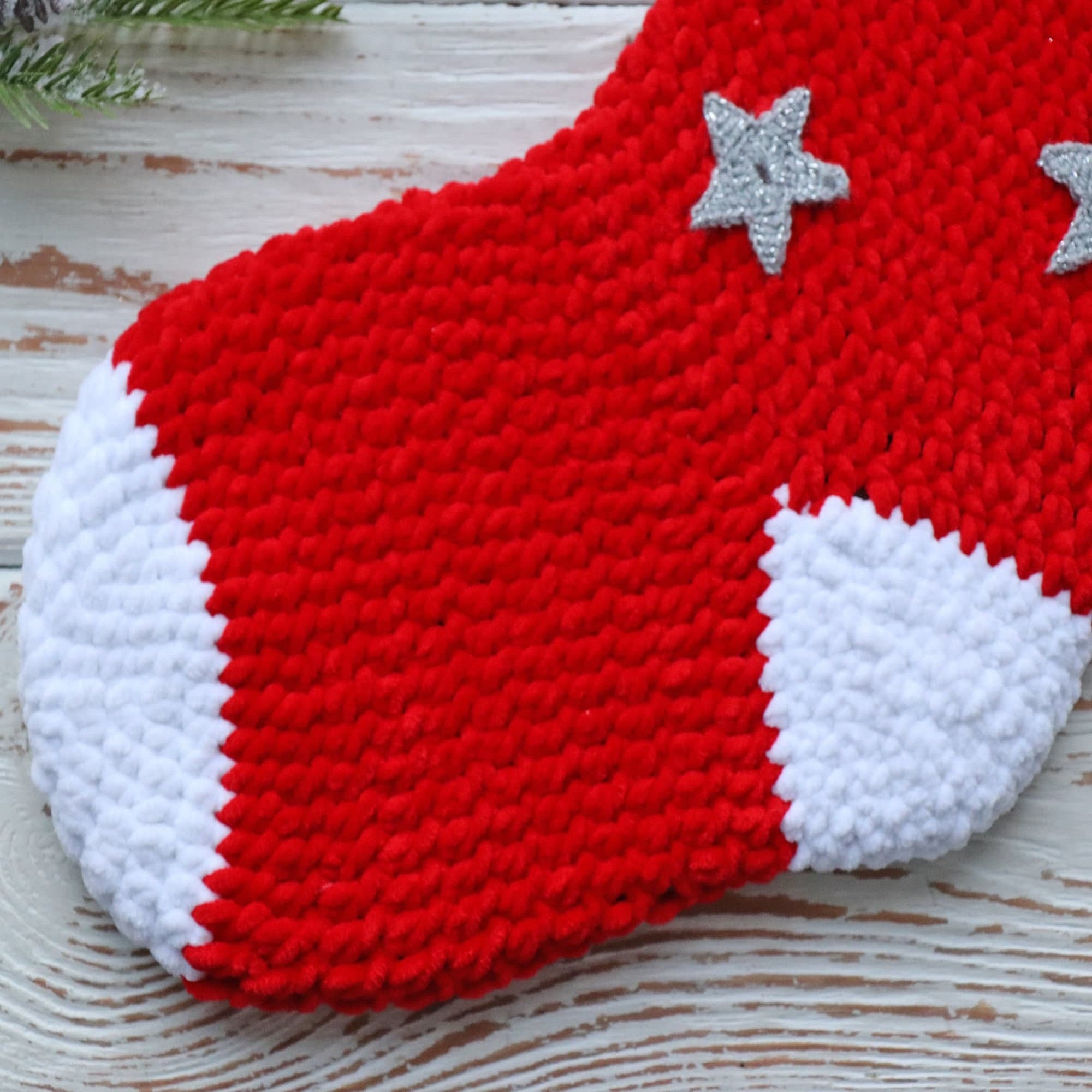 CHRISTMAS STOCKING Crochet Pattern (skill level beginner)