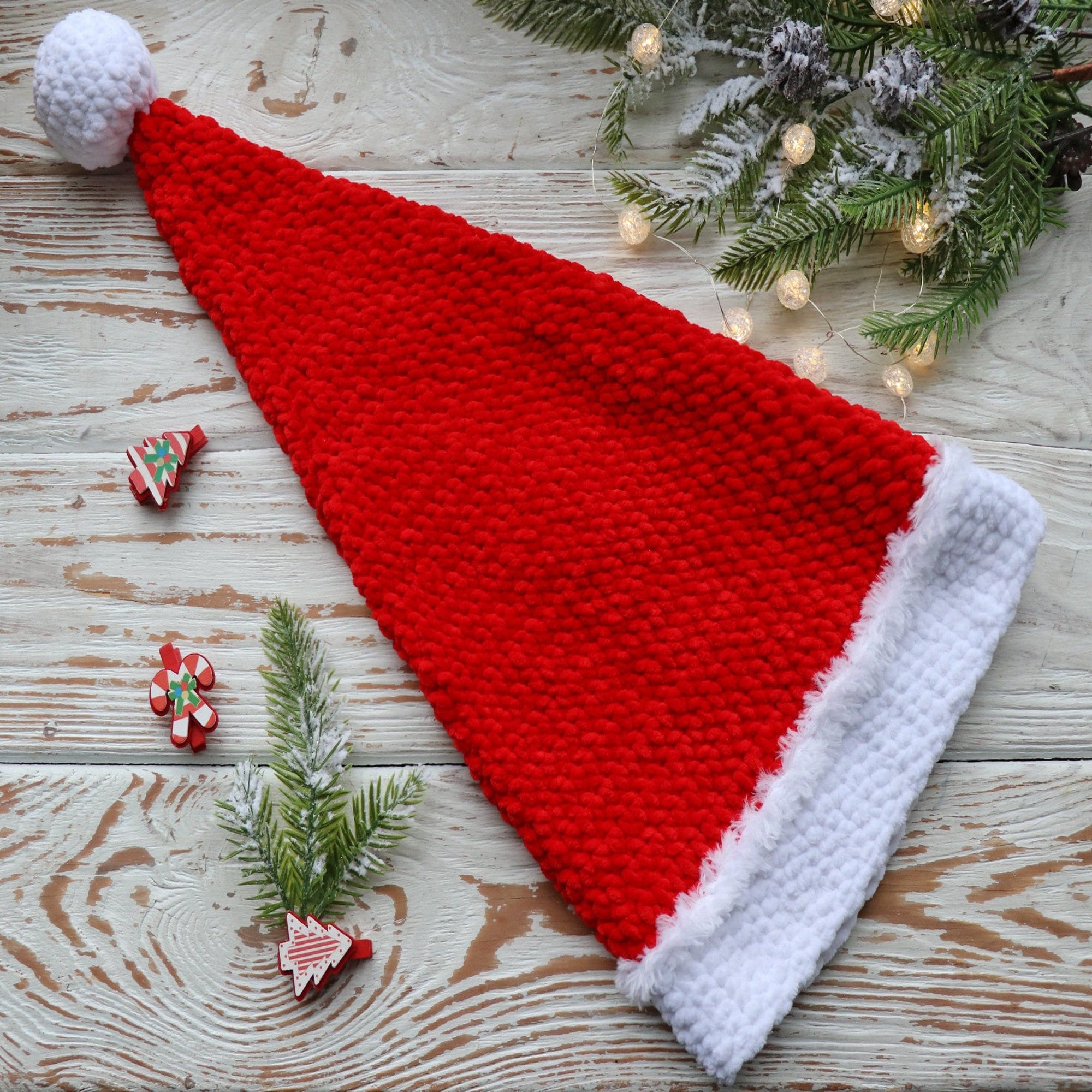 SANTA HAT Crochet Pattern (skill level beginner)