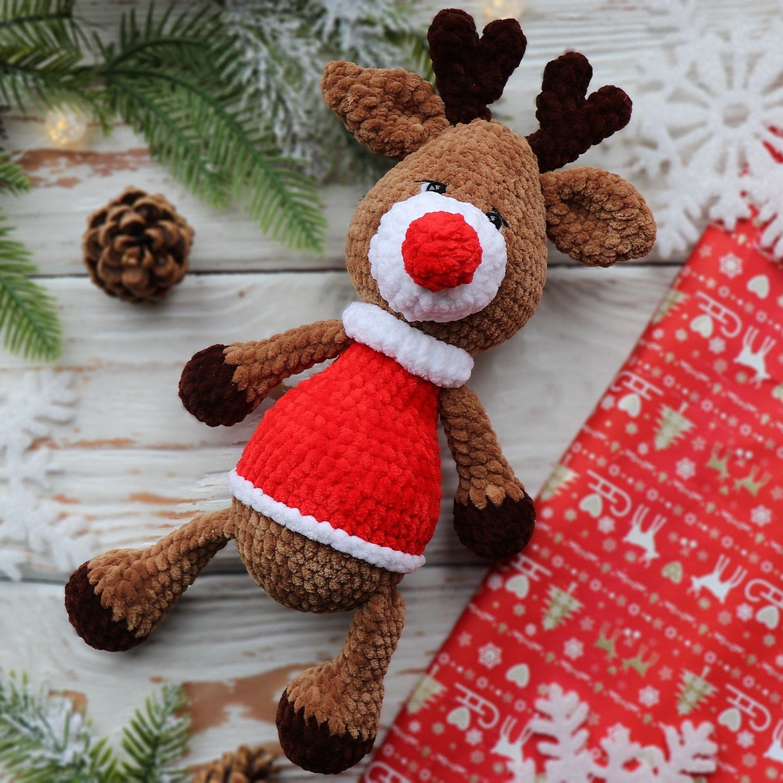 Easy CROCHET REINDEER Christmas pattern. PDF pattern. Amigurumi deer crochet pattern. Christmas reindeer diy. Instand download.