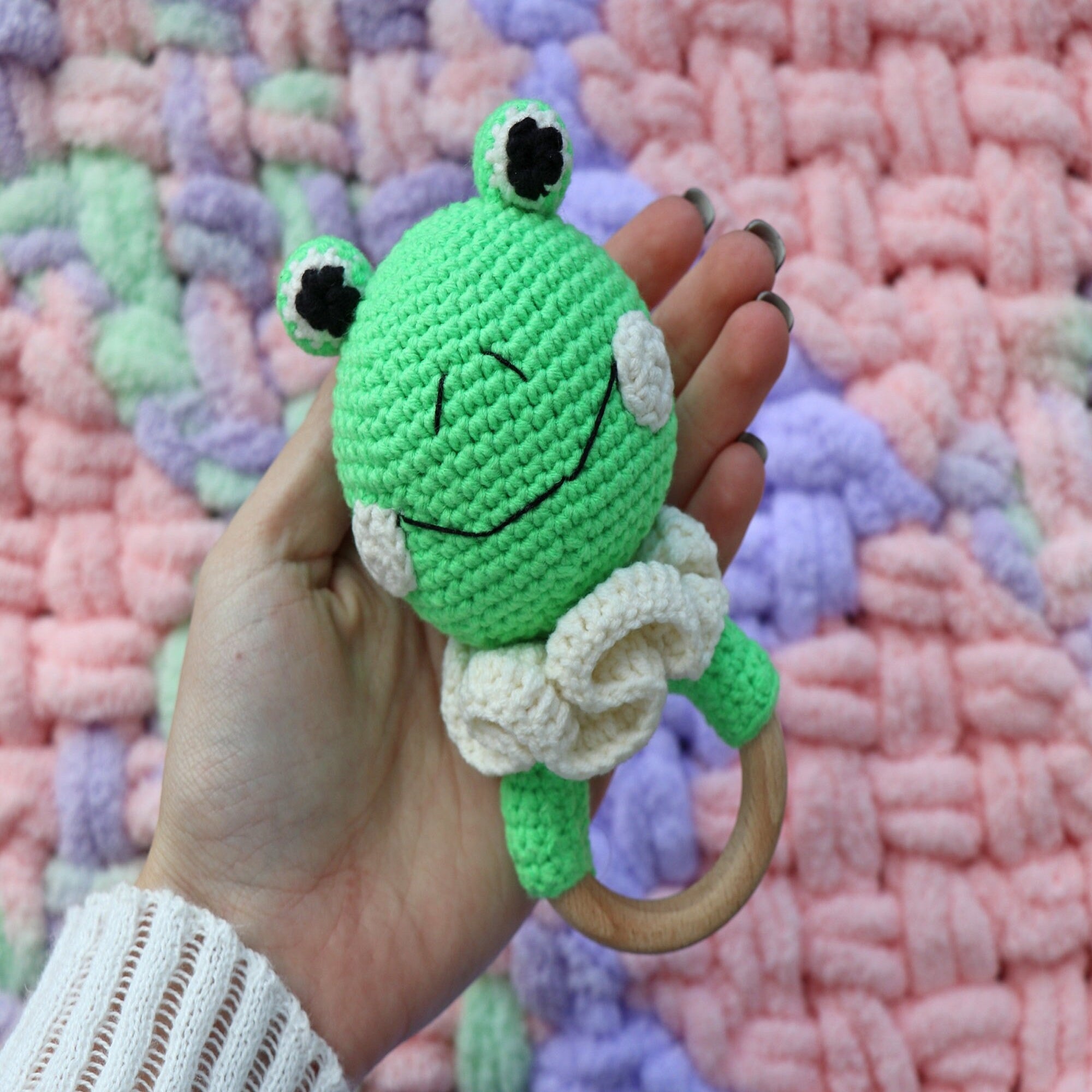FROG RATTLE Crochet Pattern (skill level beginner)