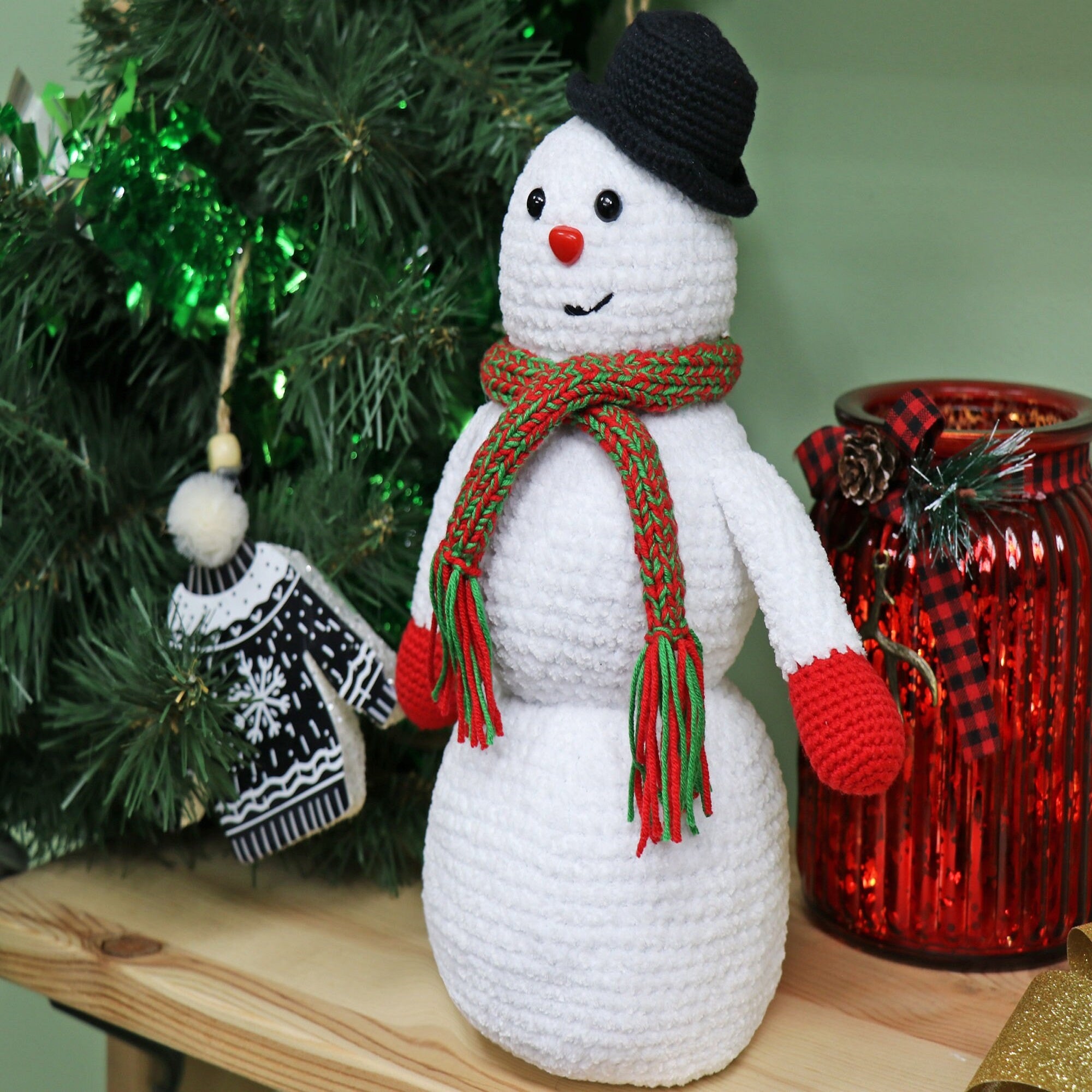 SNOWMAN Crochet Pattern (skill level beginner)