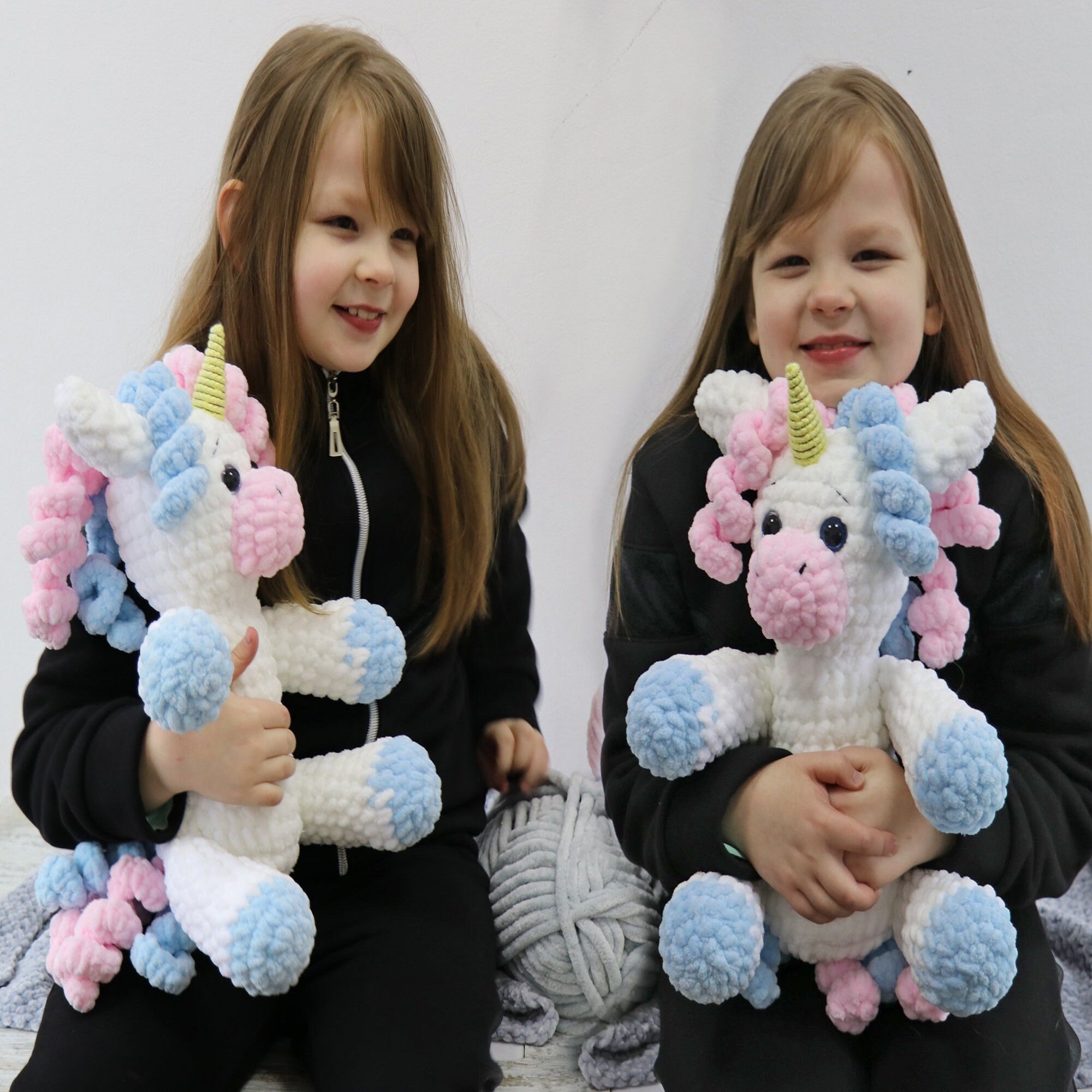 CURLY UNICORN Crochet Pattern (skill level beginner)