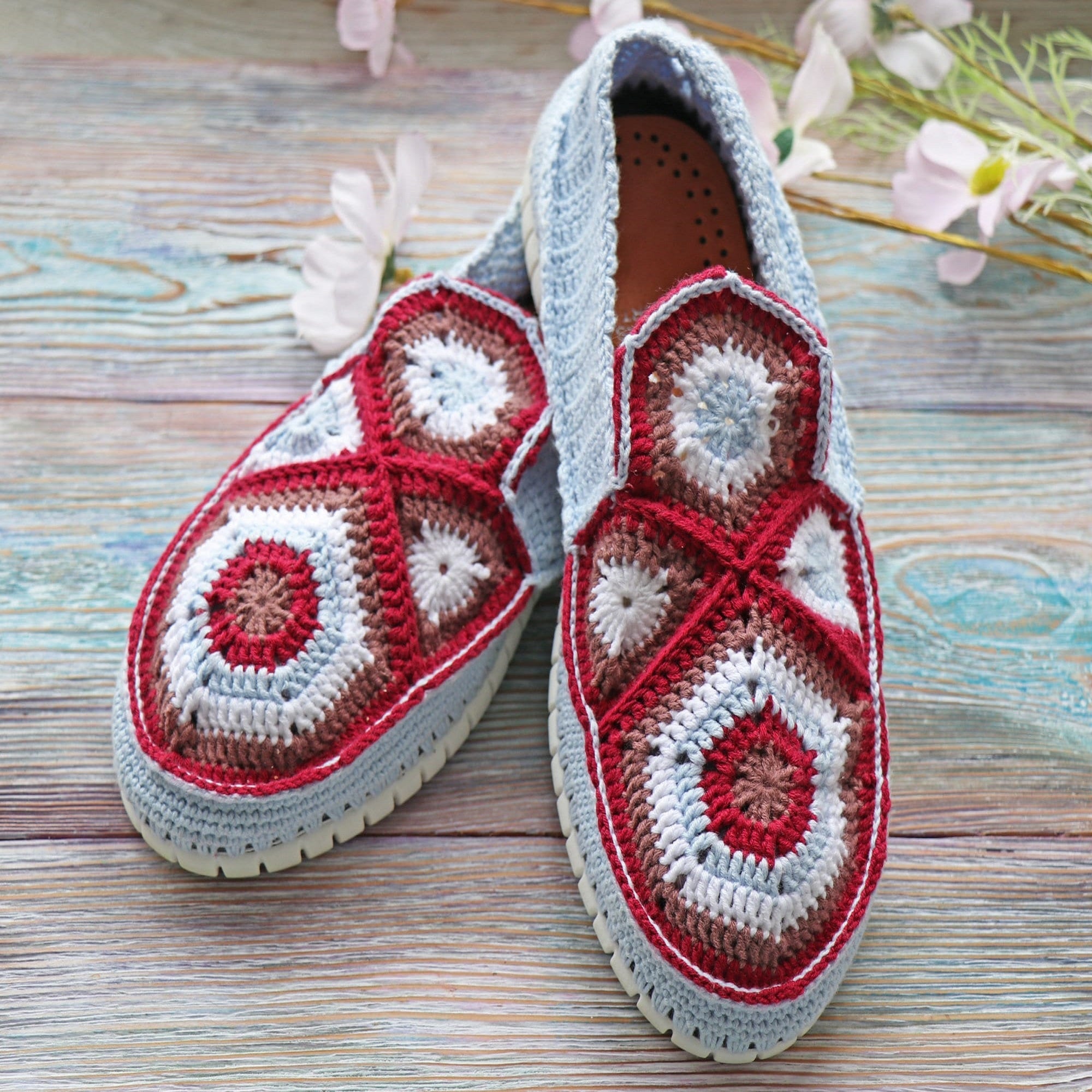 GRANNY MOTIF LOAFERS Crochet Pattern (skill level intermediate)