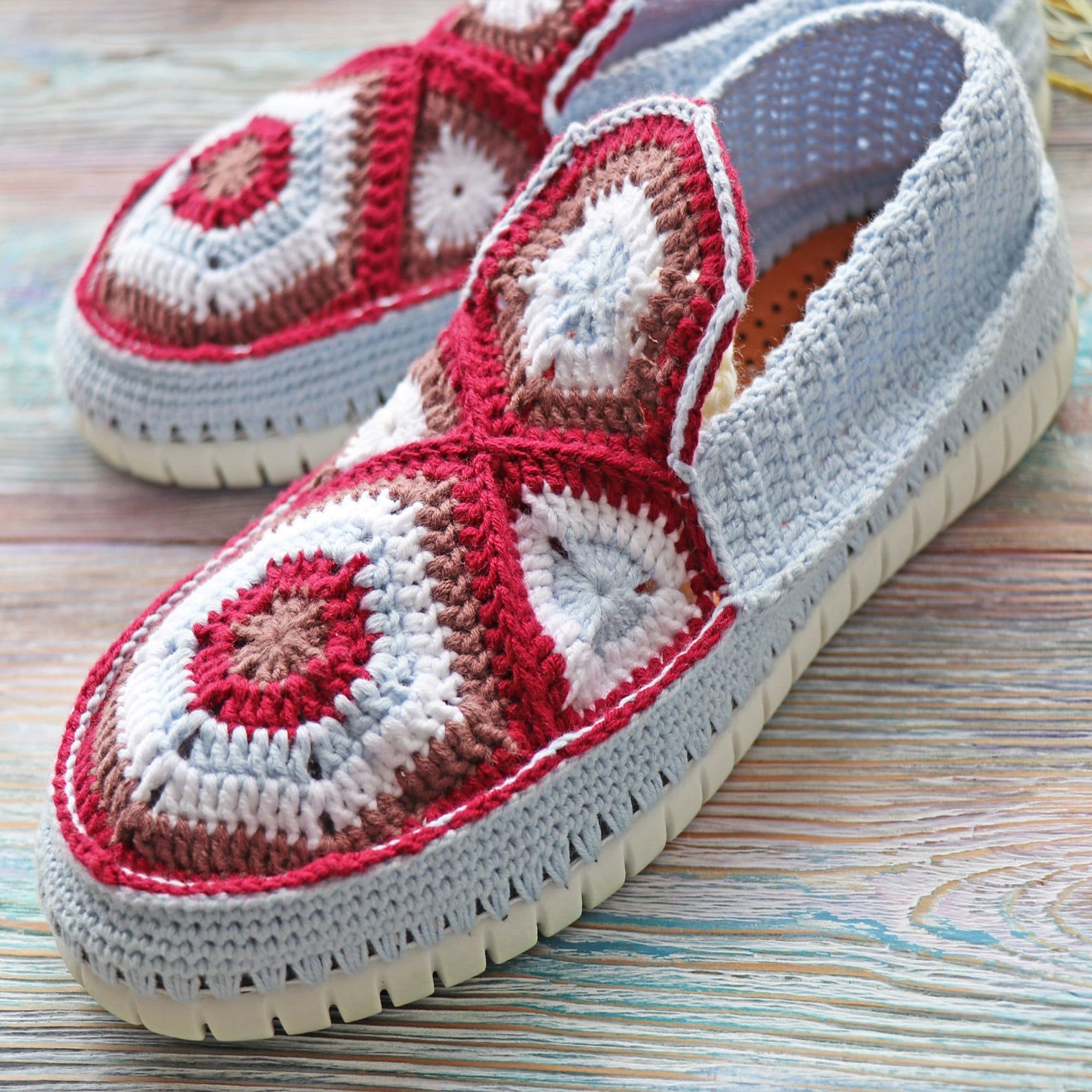 GRANNY MOTIF LOAFERS Crochet Pattern (skill level intermediate)