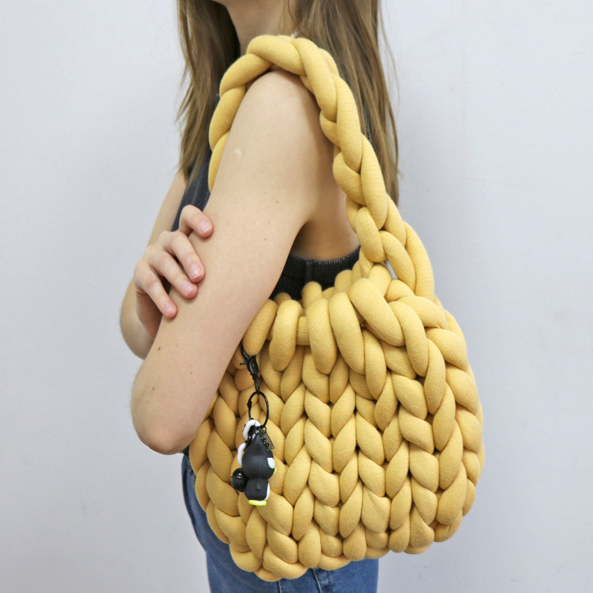 10 MINUTES PURSE Arm Knitting Pattern (skill level beginner)