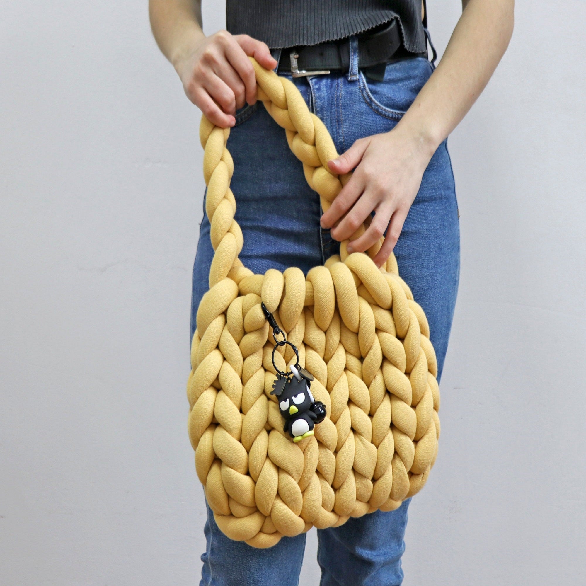 10 MINUTES PURSE Arm Knitting Pattern (skill level beginner)
