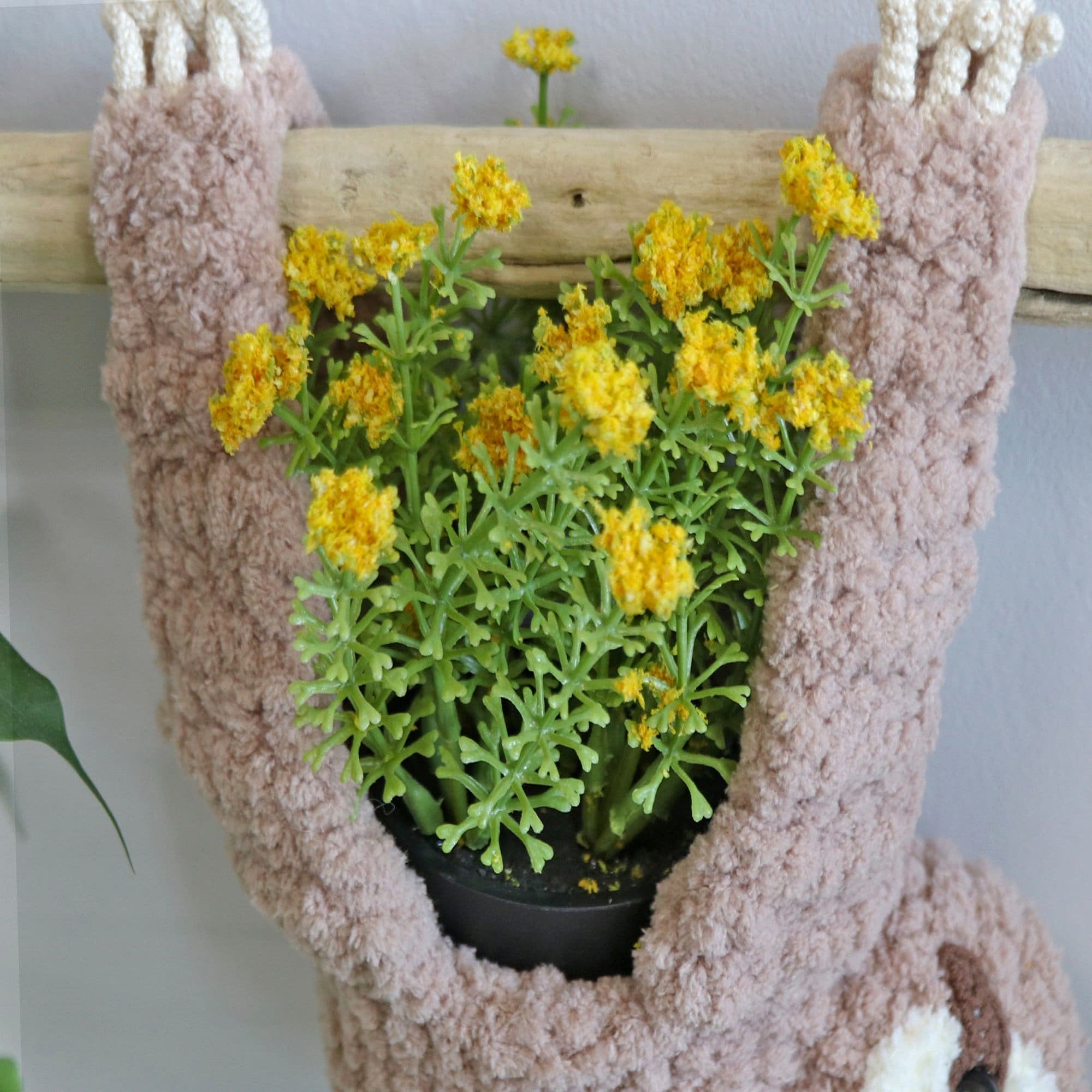 SLOTH PLANTER Crochet Pattern (skill level beginner)