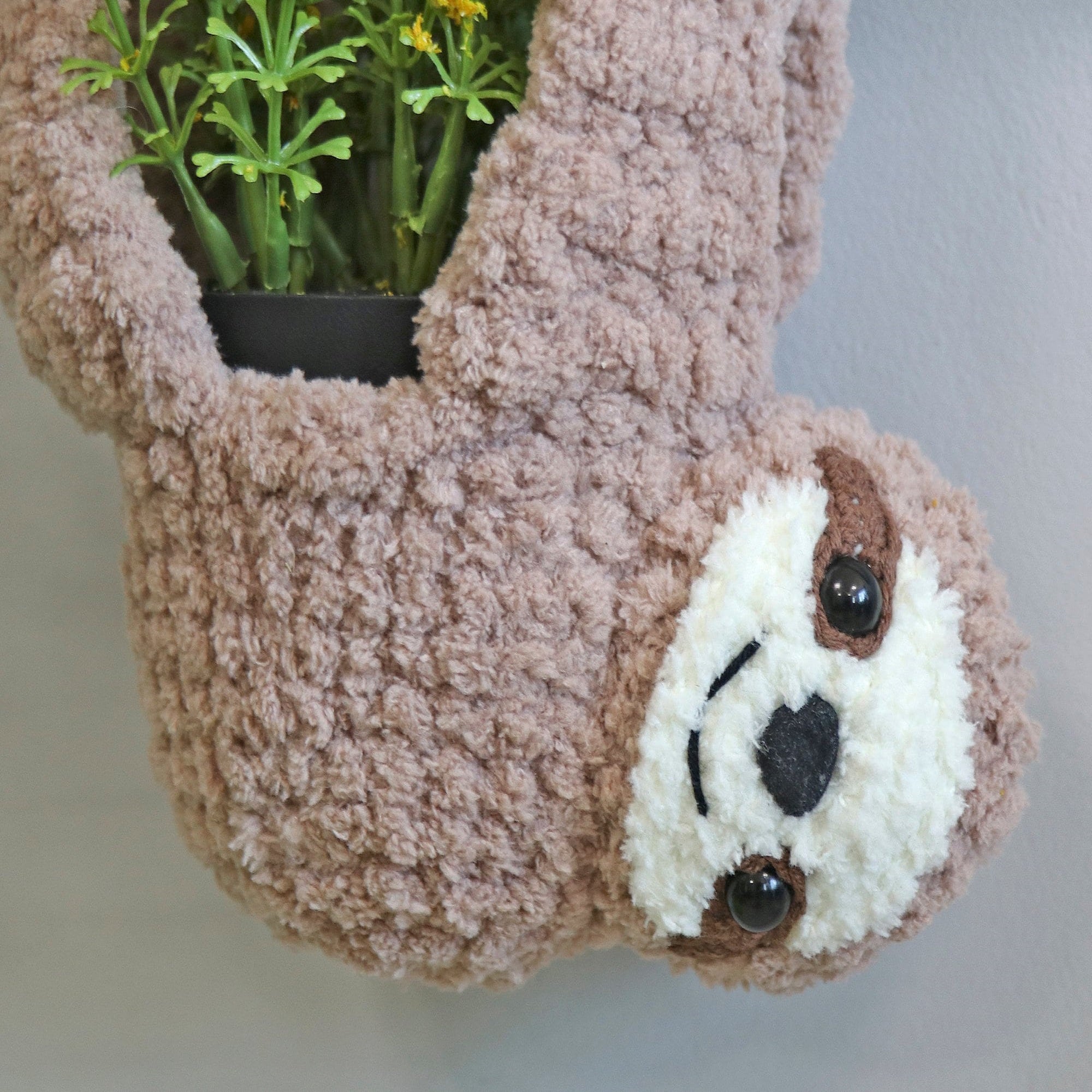 SLOTH PLANTER Crochet Pattern (skill level beginner)