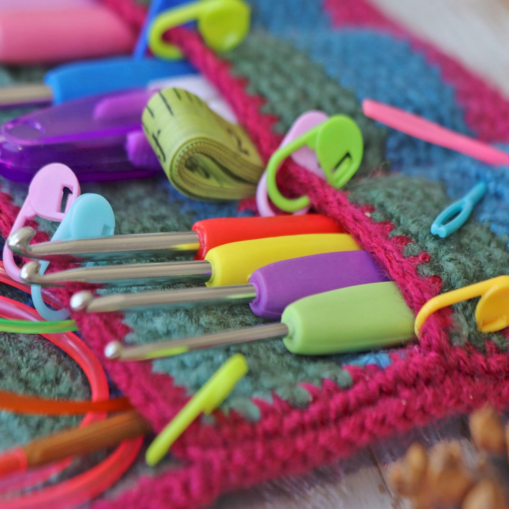 HOOK CASE Crochet Pattern (skill level beginner)