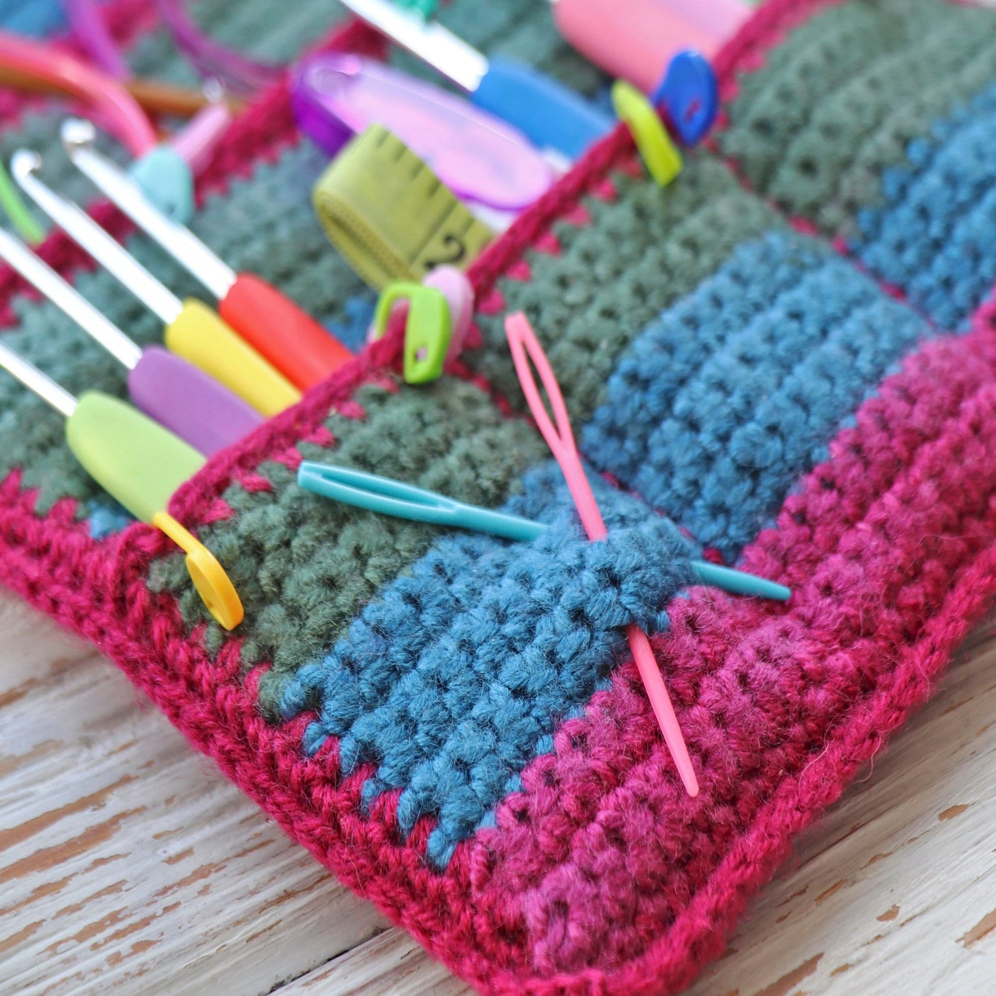 HOOK CASE Crochet Pattern (skill level beginner)