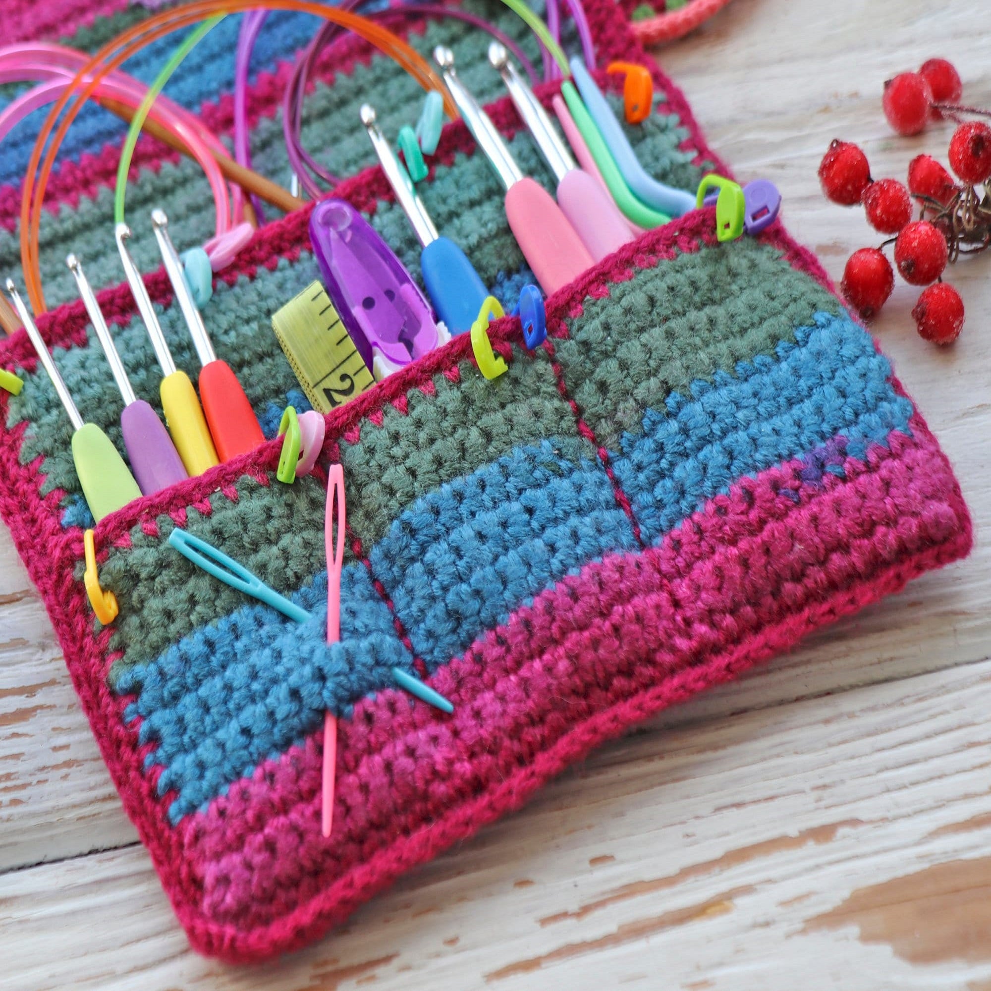 HOOK CASE Crochet Pattern (skill level beginner)