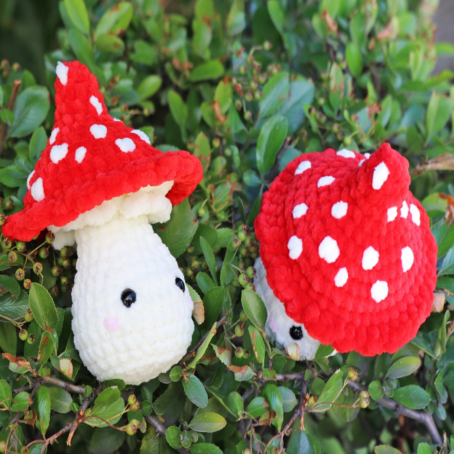 Crochet pattern Mushroom Poping Plushie, US standard terms, Skill level beginner