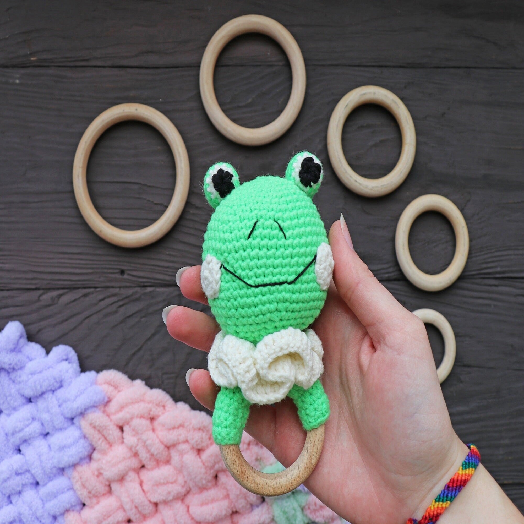 FROG RATTLE Crochet Pattern (skill level beginner)