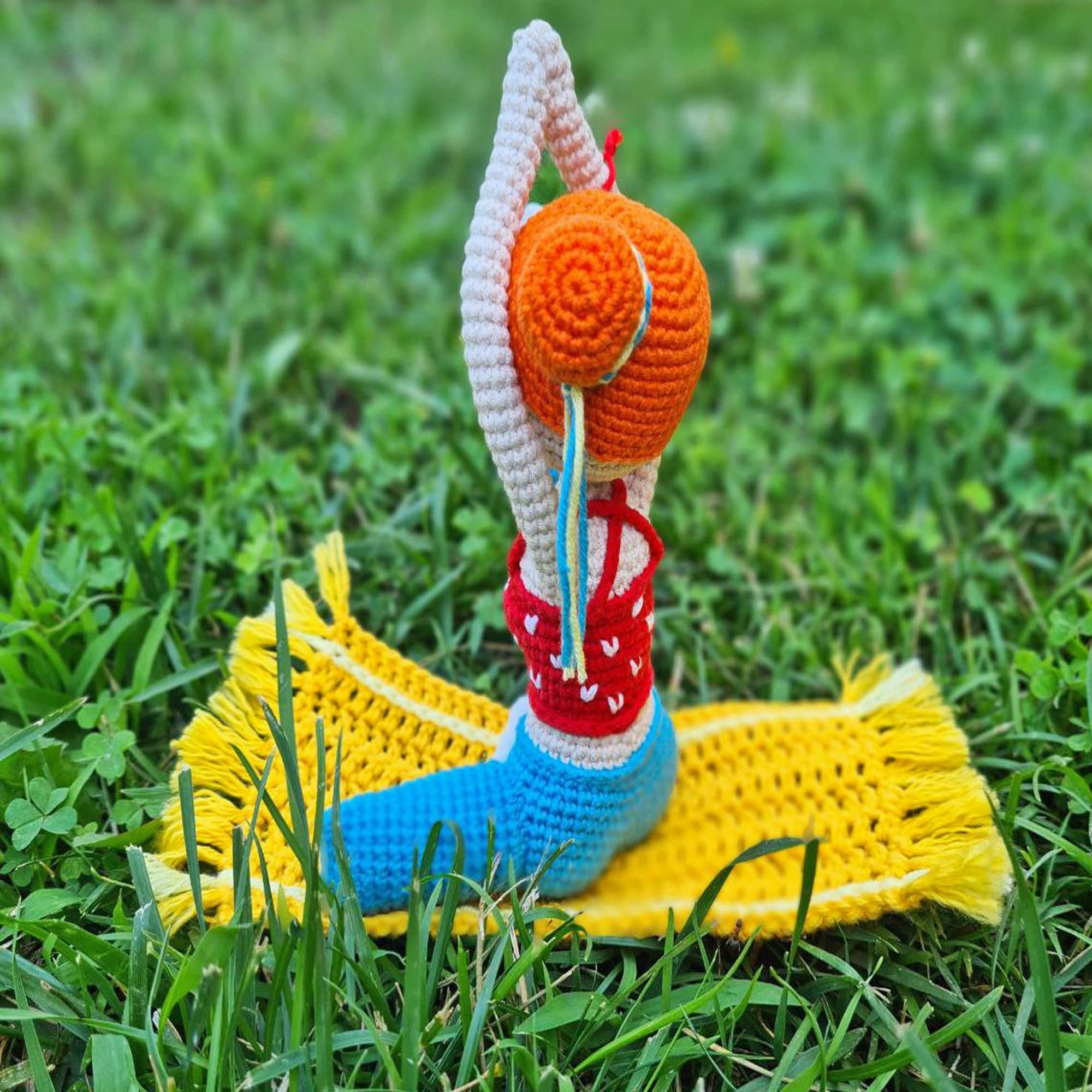 YOGI GIRL Crochet Pattern (skill level intermediate)