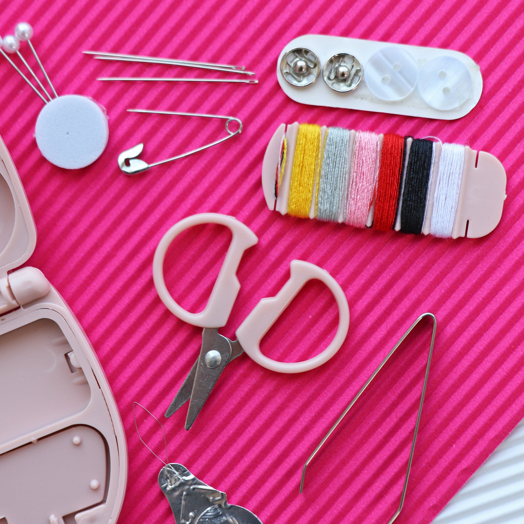 MINI SEWING KIT, Sewing Kits Travel Size, Emergency Sewing Kit, Sewers Starter Gift, Sewing Kits Tool for Travel Use, Gift for Her