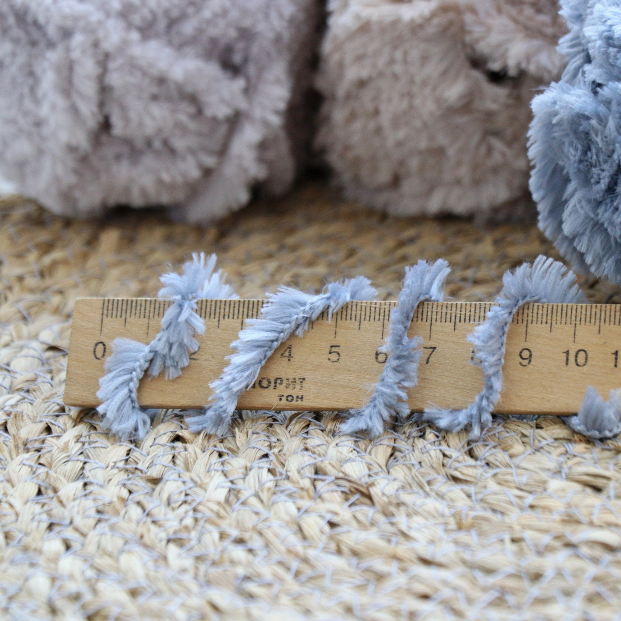 FAUX FUR YARN 100g, Amigurumi Yarn, Eyelash Yarn, Fluffy Yarn, Fur Yarn - Ultra Soft, Soft Toys Yarn, Soft Crochet Yarn, Holiday Yarn