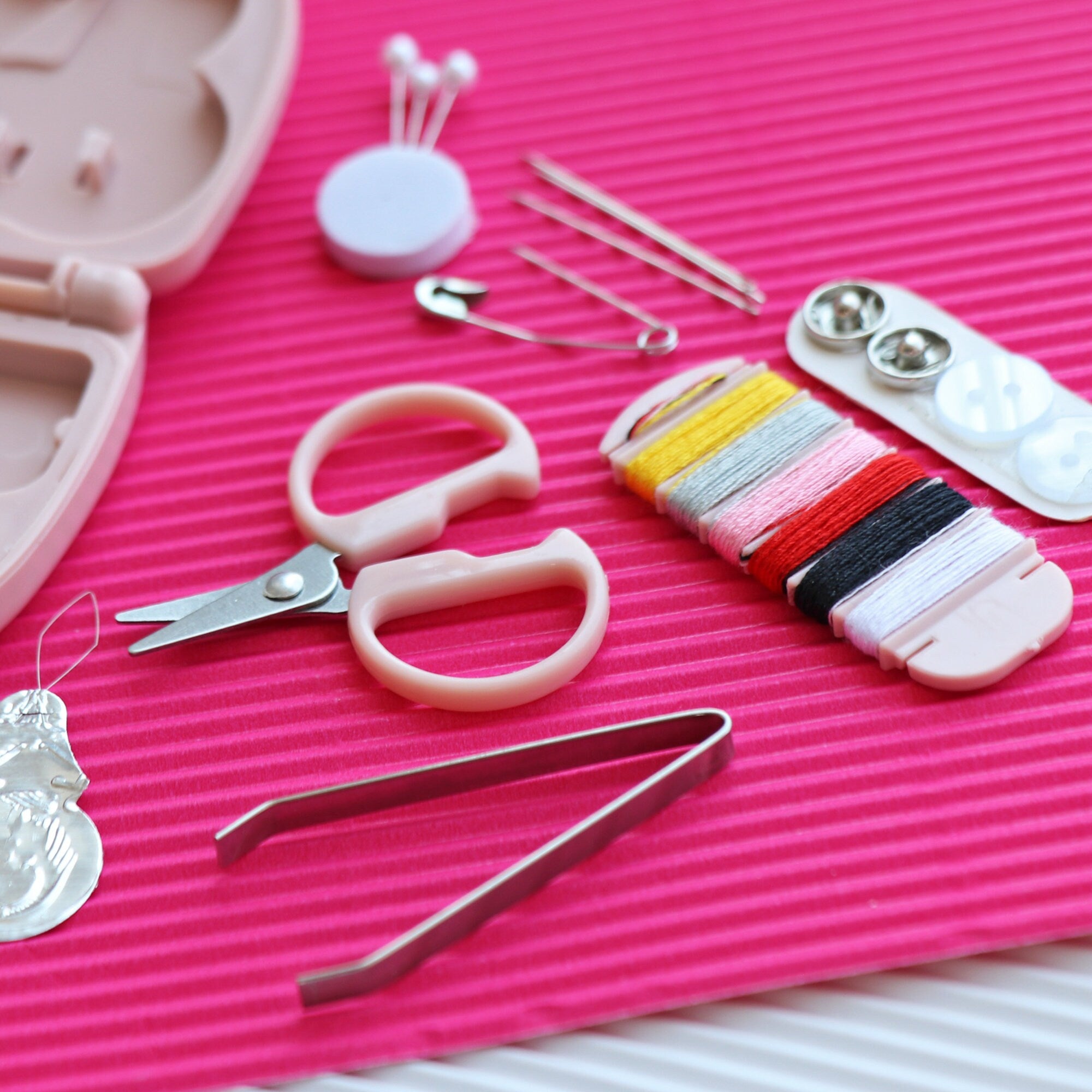 MINI SEWING KIT, Sewing Kits Travel Size, Emergency Sewing Kit, Sewers Starter Gift, Sewing Kits Tool for Travel Use, Gift for Her