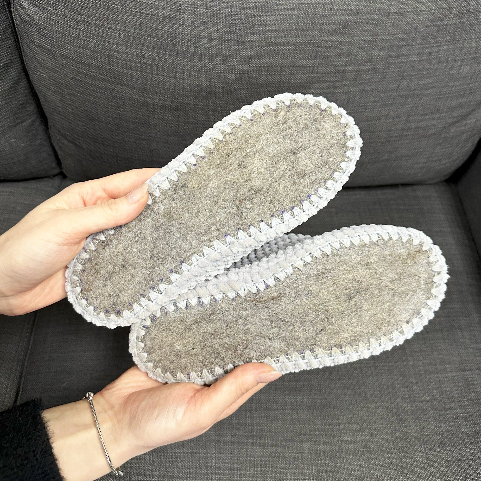 Crochet House Slipper Pattern Size US 8.5/UK 7/EU 39/9.75"/24.6 cm (can be adjusted to bigger / smaller sizes), Classic Snow Boots