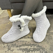 Crochet House Slipper Pattern Size US 8.5/UK 7/EU 39/9.75"/24.6 cm (can be adjusted to bigger / smaller sizes), Classic Snow Boots