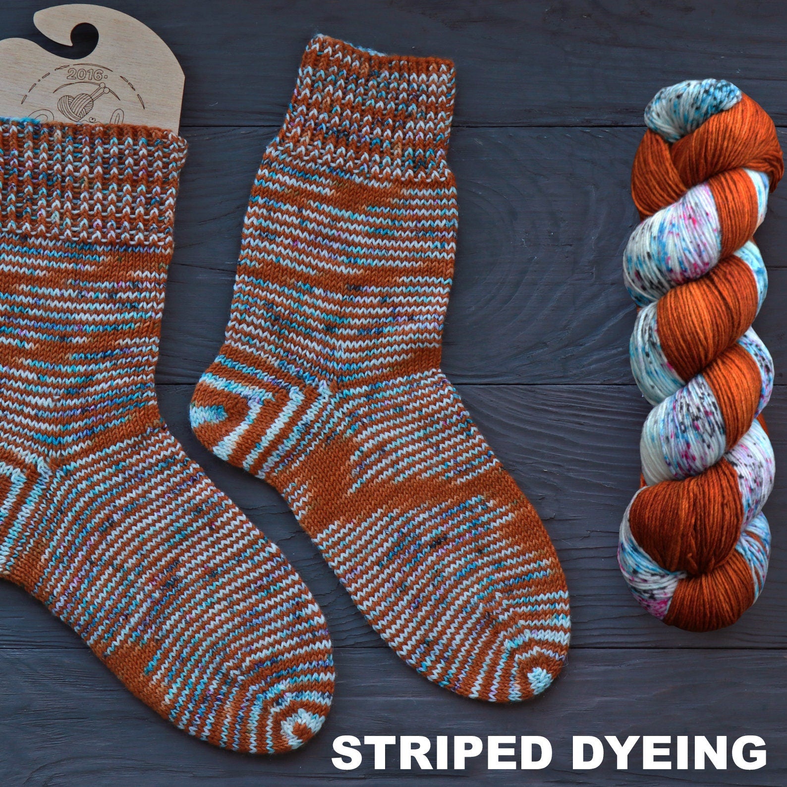 SOCK YARN. Hand dyed sock yarn. Fingering sock yarn. Sprinkle yarn. Merino wool sock yarn. 100 g / 400 m. Color and quantity optional