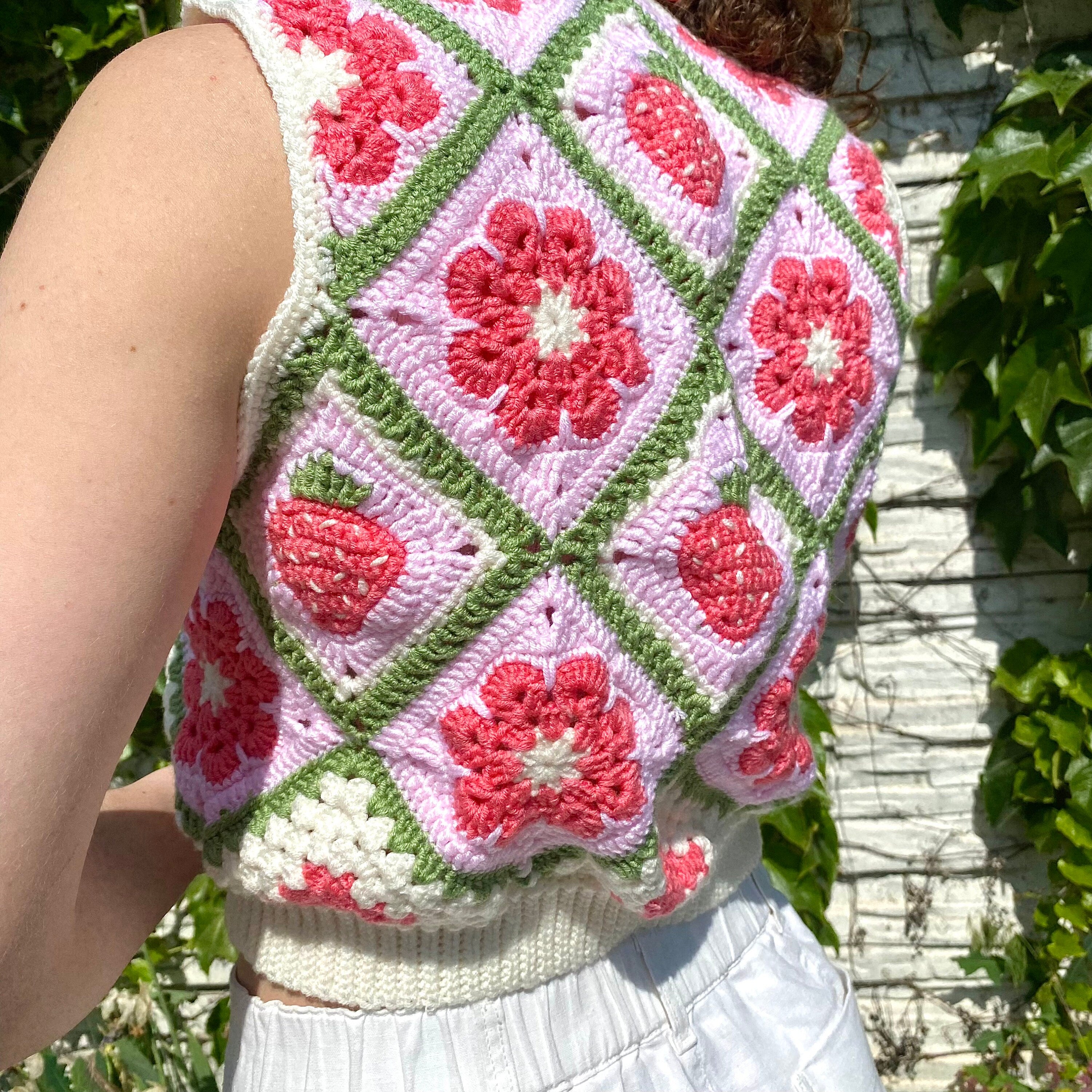 Crochet SWEATER VEST, Strawberry Vest Pattern, Granny Square Vest Pattern, Waistcoat Easy Crochet Pattern, PDF Pattern