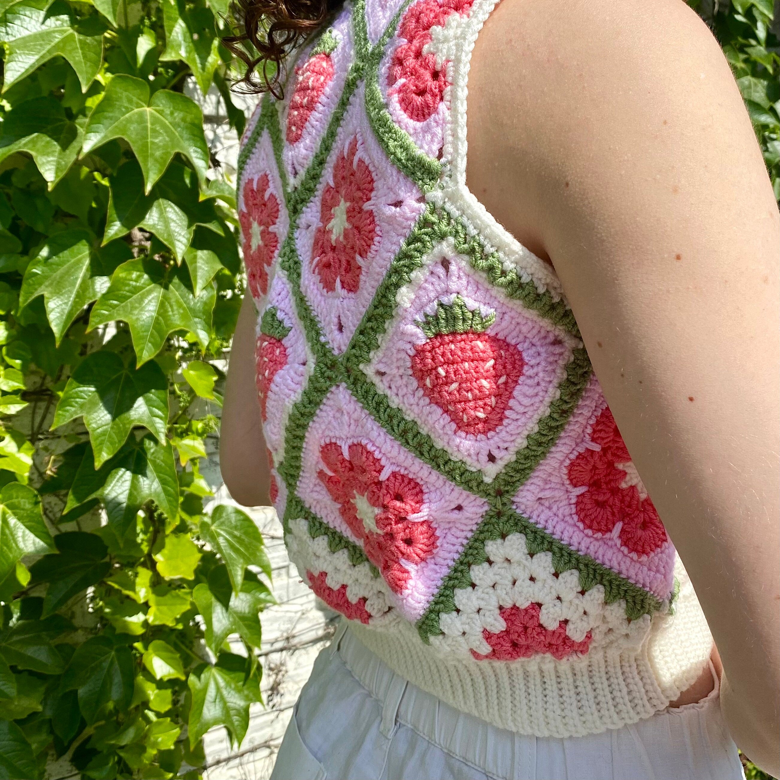 Crochet SWEATER VEST, Strawberry Vest Pattern, Granny Square Vest Pattern, Waistcoat Easy Crochet Pattern, PDF Pattern