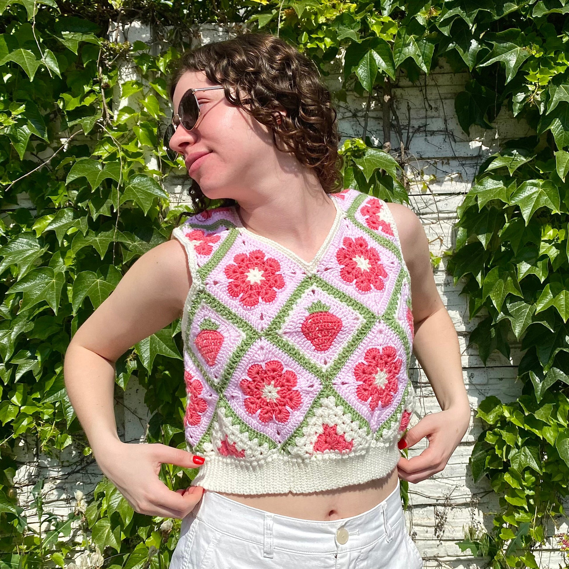 Crochet SWEATER VEST, Strawberry Vest Pattern, Granny Square Vest Pattern, Waistcoat Easy Crochet Pattern, PDF Pattern