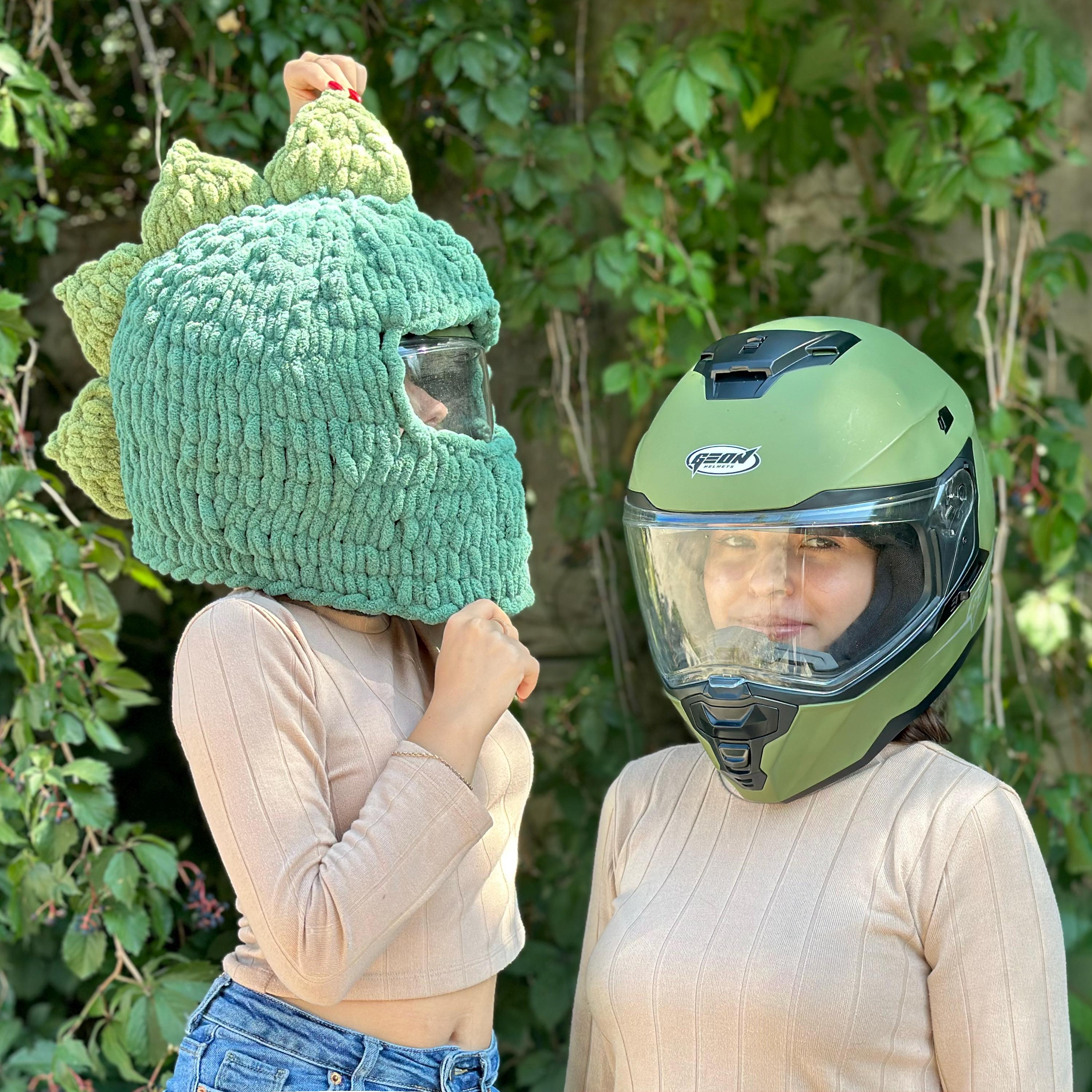 Motorcycle Dino HELMET COVER, Finger Knit Helmet Cover PDF Pattern, Alize Puffy Pattern, Knit Dino Helmet Cover, Arm Knitting Pattern