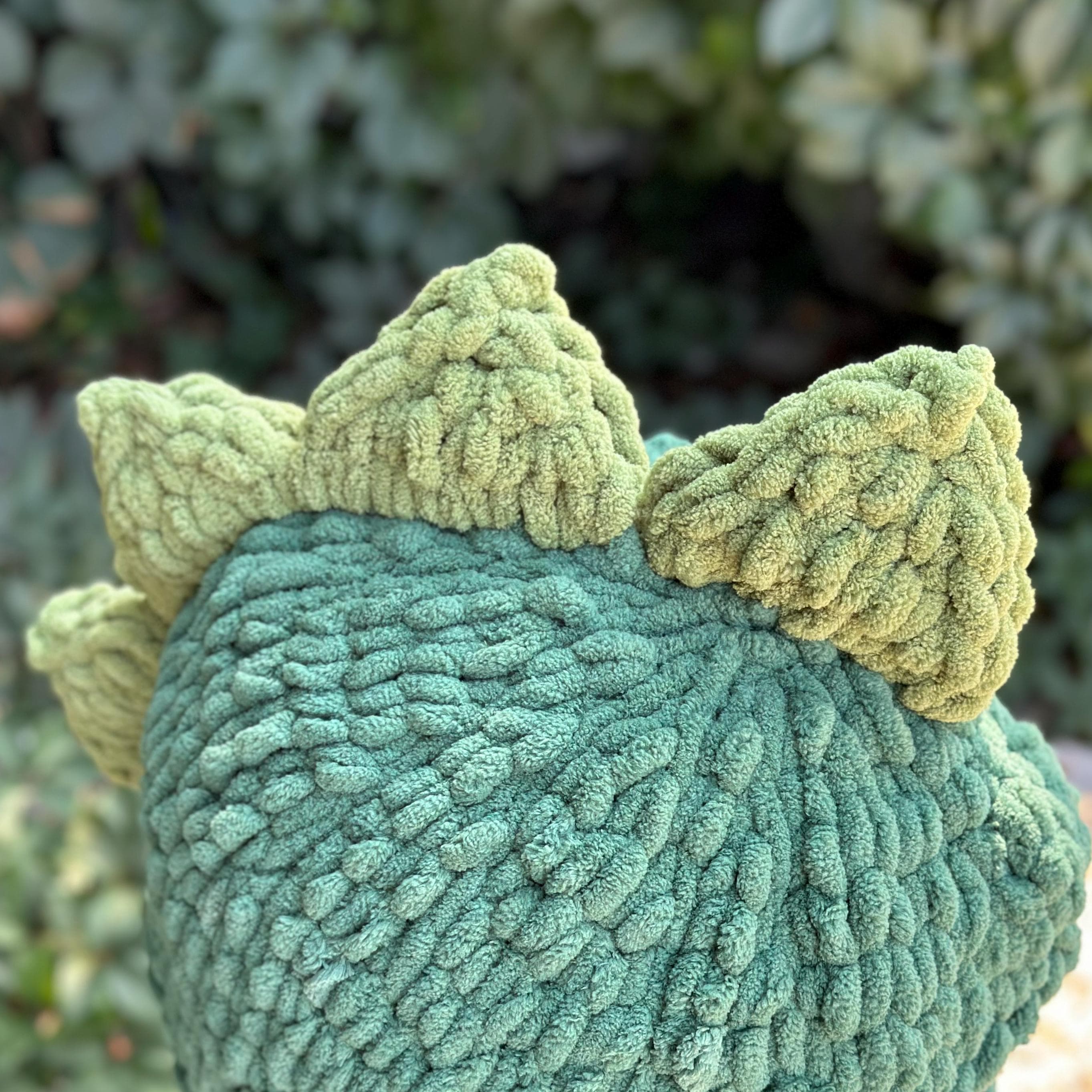 Motorcycle Dino HELMET COVER, Finger Knit Helmet Cover PDF Pattern, Alize Puffy Pattern, Knit Dino Helmet Cover, Arm Knitting Pattern