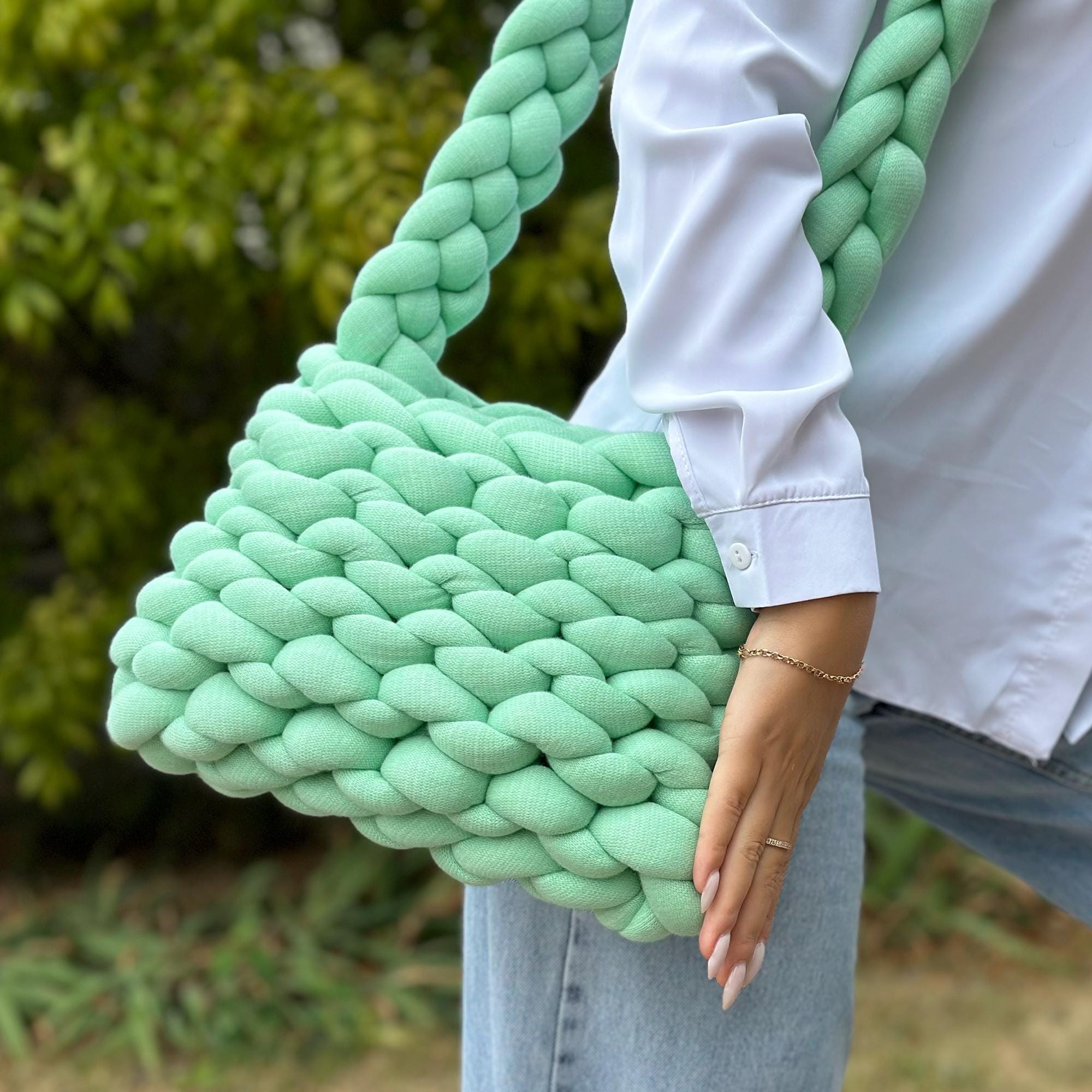 Easy CHUNKY Crossbody YARN BAG Arm Knitting Pattern, The Frankie Bag, Pdf and Video Tutorial Chunky Purse, Purse Crochet Pattern