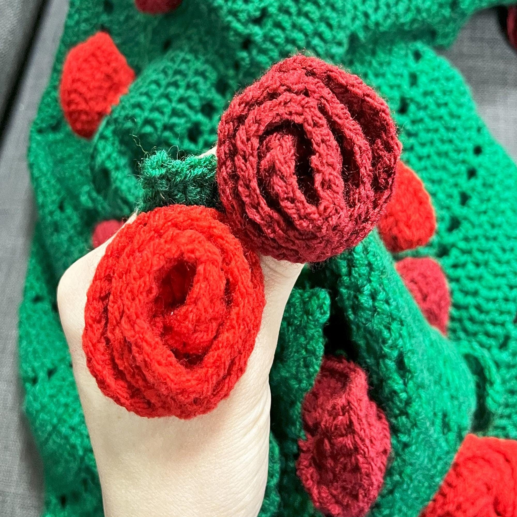 SURPRIZE ROSE BOUQUET BLANKET Crochet Pattern (skill level intermediate)