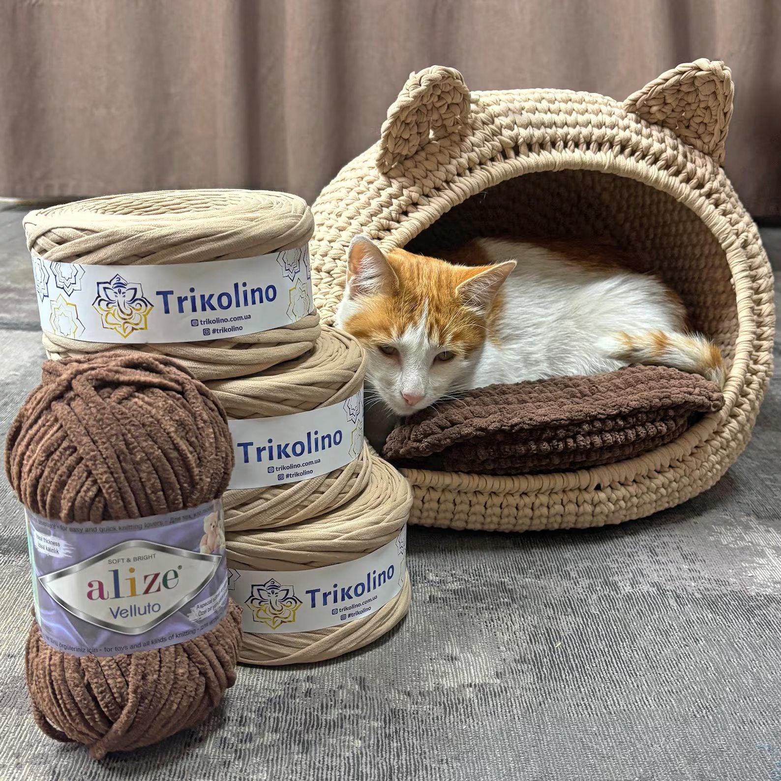 Cat Bed Crochet Kit (skill level Beginner)